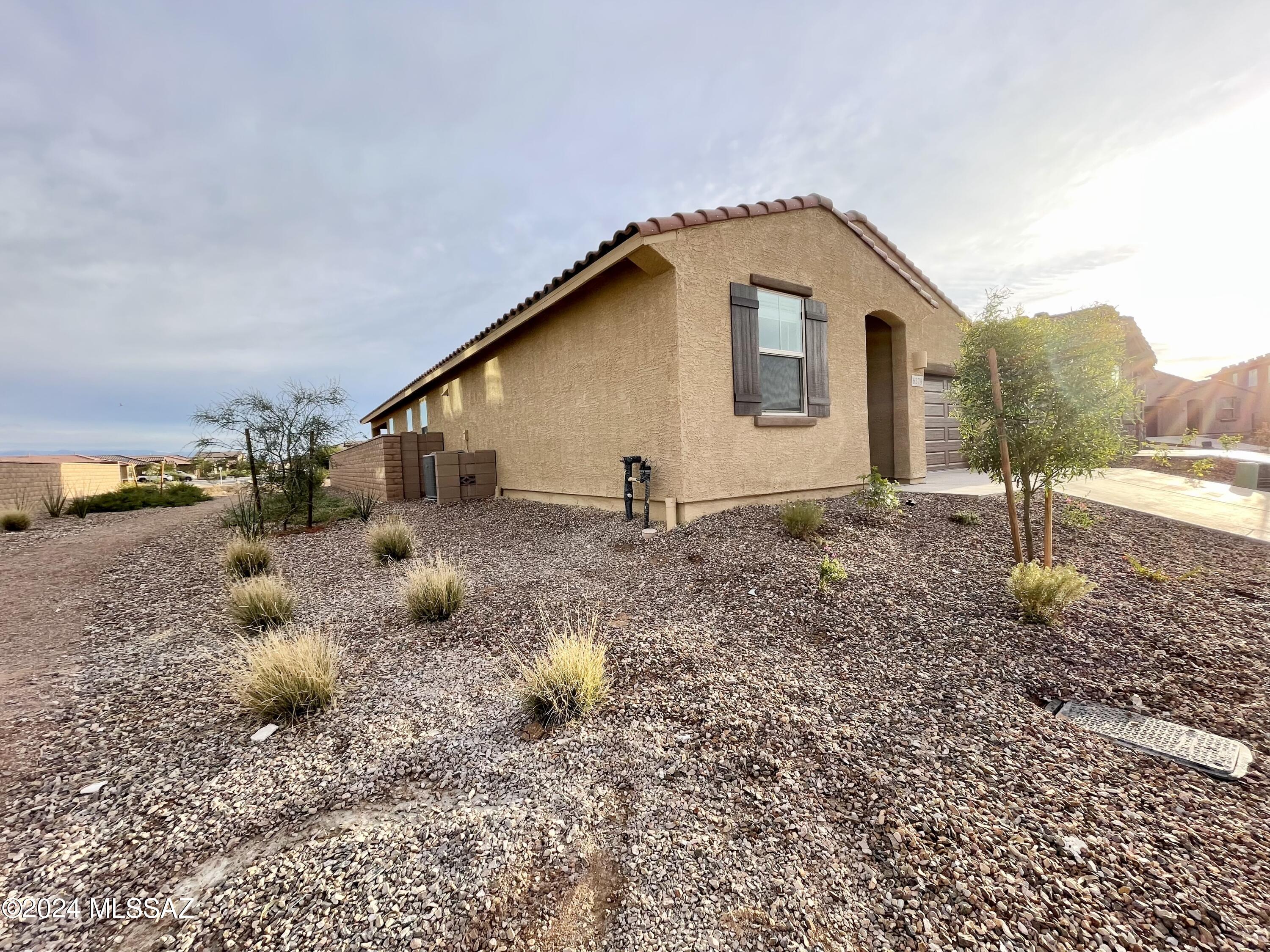 La Estancia De Tucson (1-330) - Residential Lease