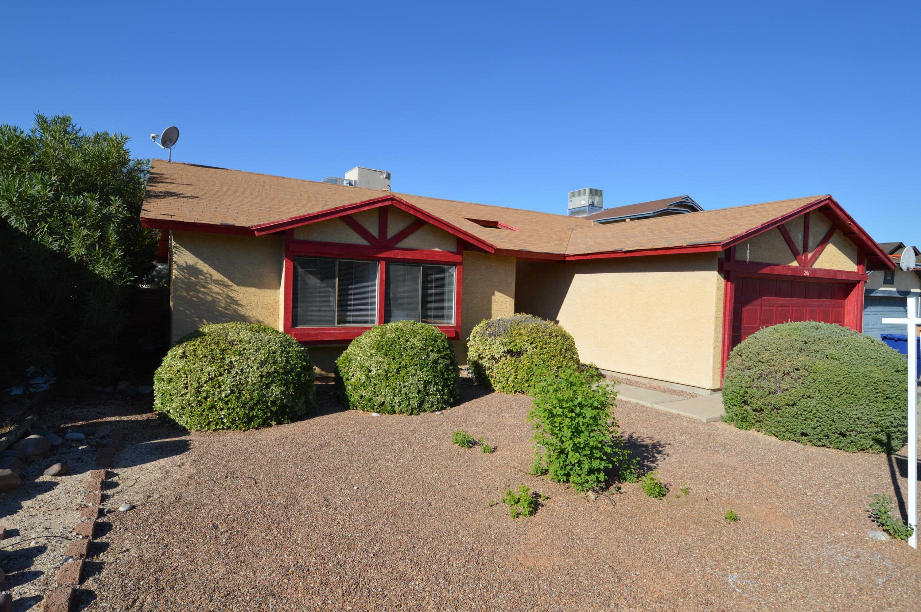 Dual cooled 4 bedroom home with magnificent views!  Call for appointment to view, don't miss it!