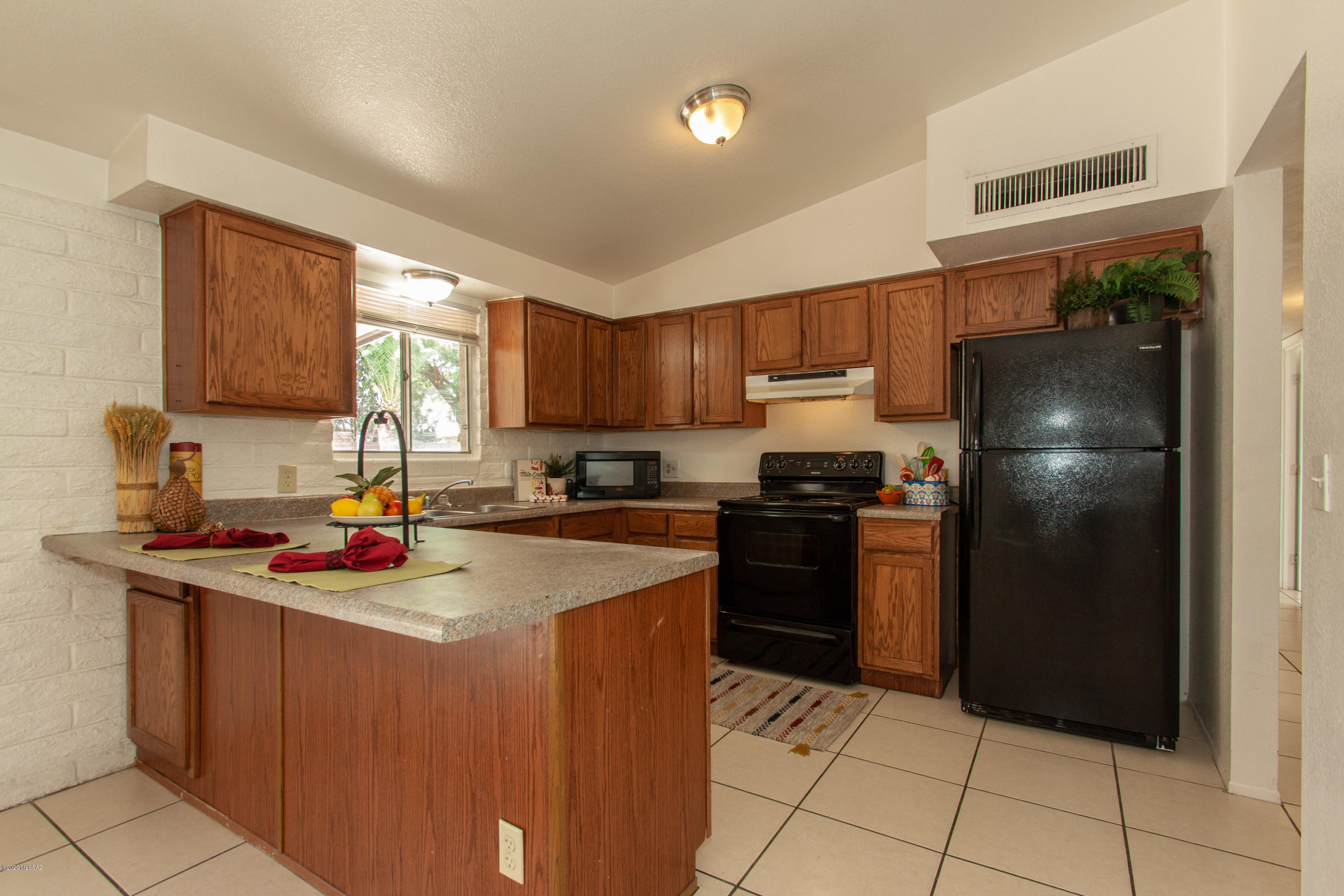 Casas Adobes Park (541-643) - Residential