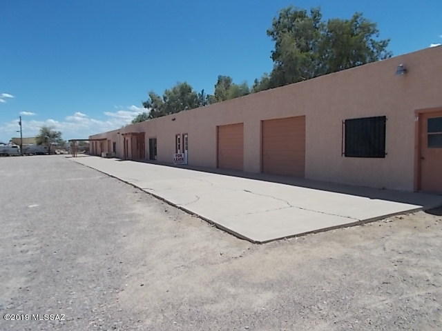 Great Investment Opportunity. Eight units appx 900SF each, could be a 12%+ return on Investment when full. Extra income could be RV storage or? on One Acre lot.