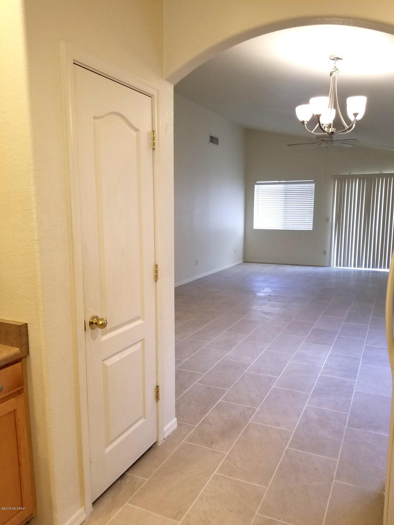 Mona Lisa II (1-75) - Residential Lease