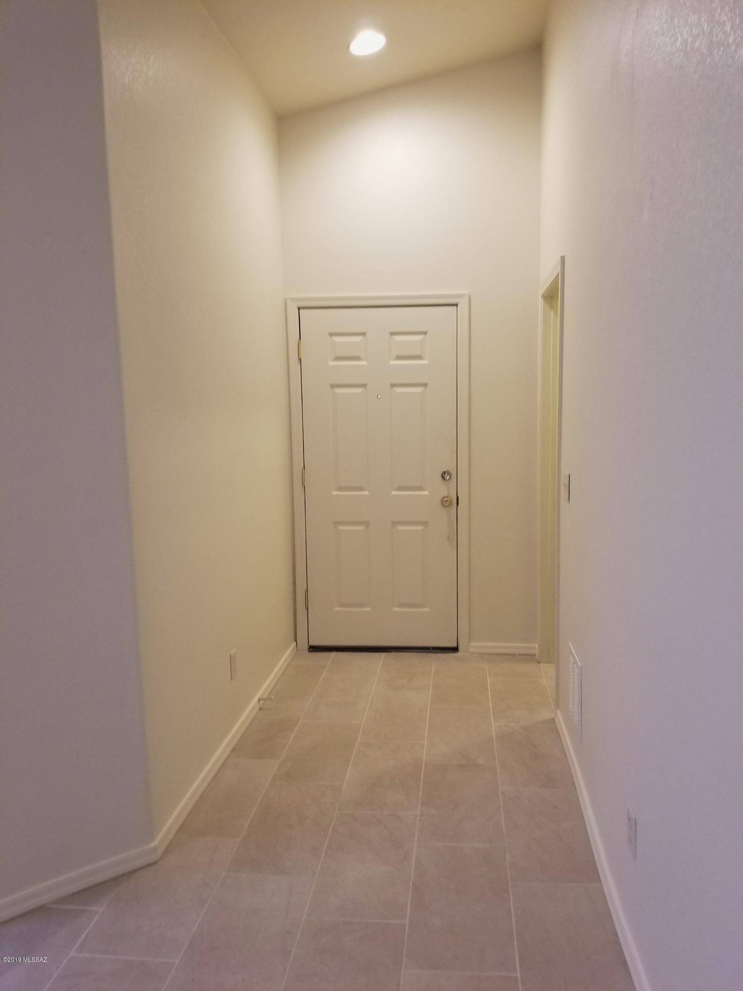 Mona Lisa II (1-75) - Residential Lease