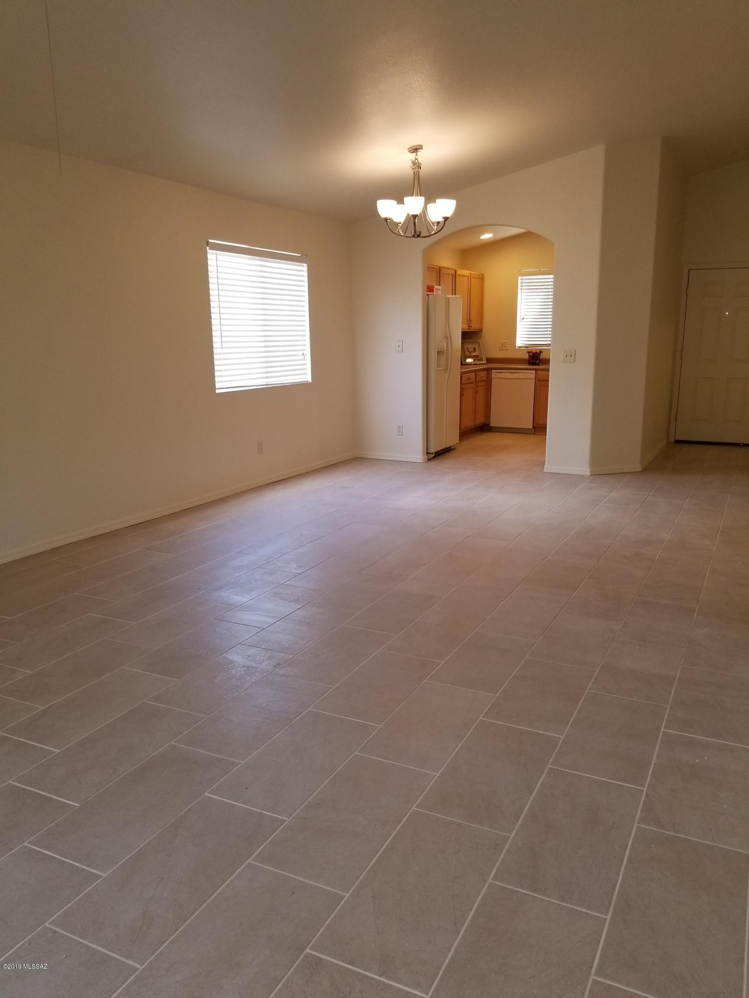 Mona Lisa II (1-75) - Residential Lease