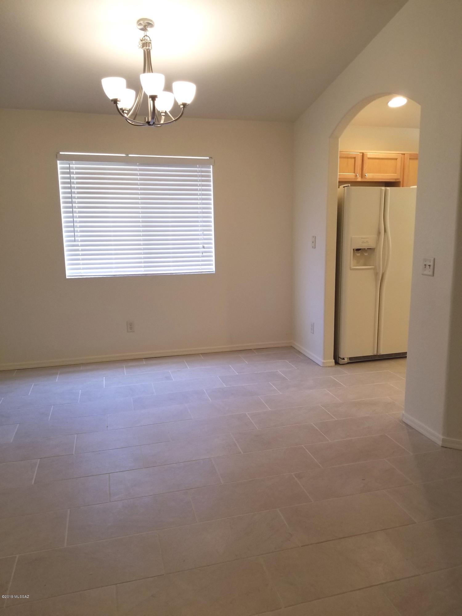 Mona Lisa II (1-75) - Residential Lease