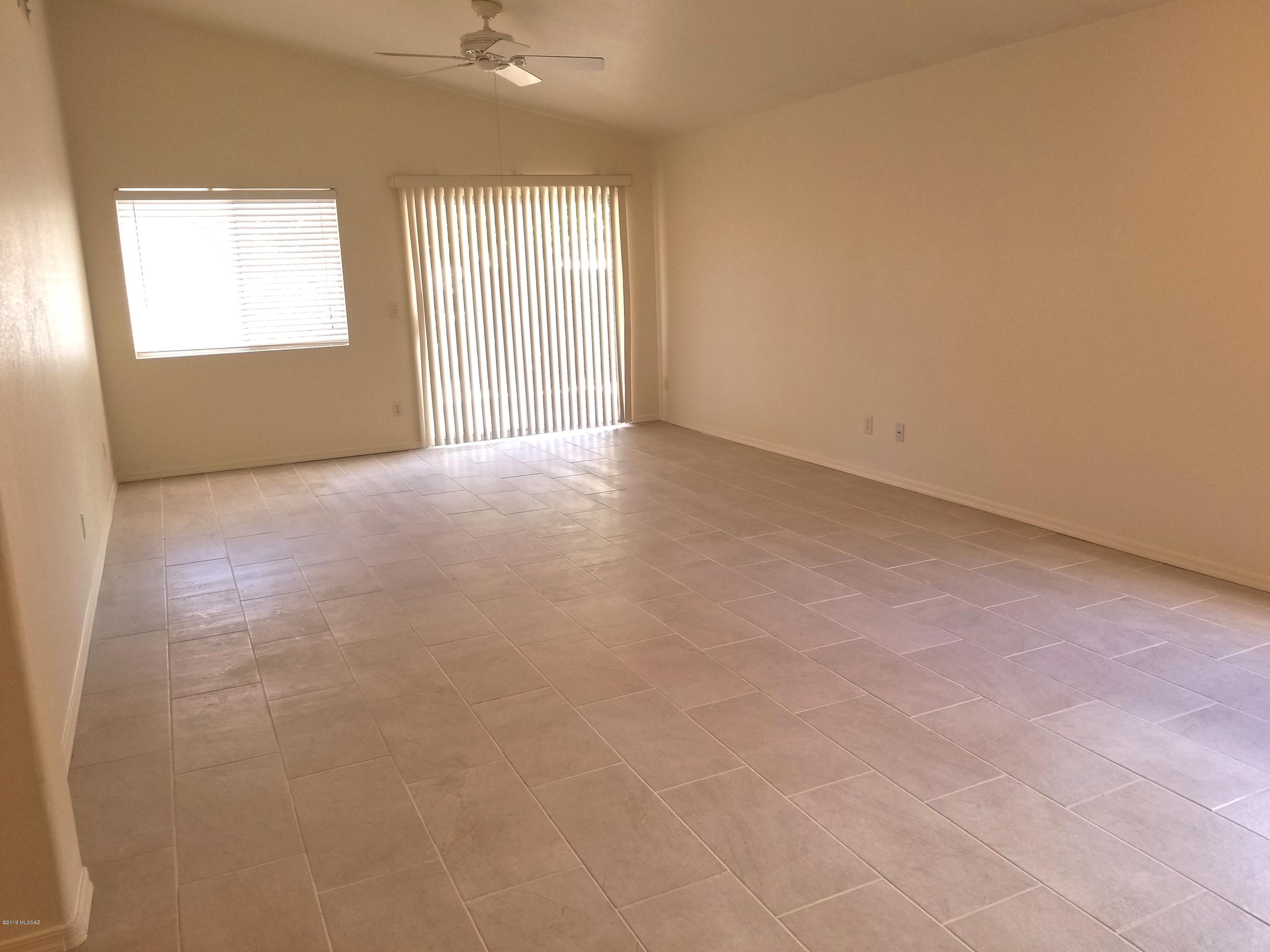 Mona Lisa II (1-75) - Residential Lease