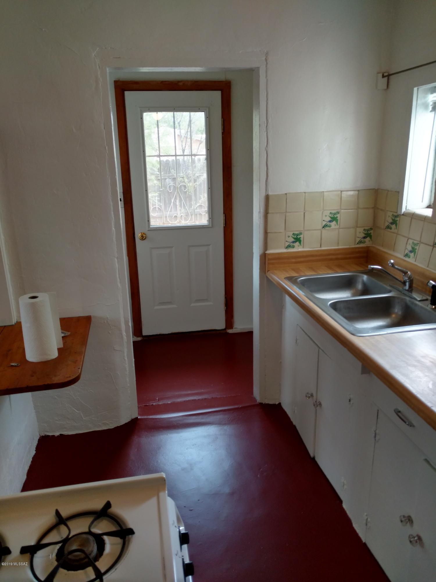 University Home Addition - Residential Lease