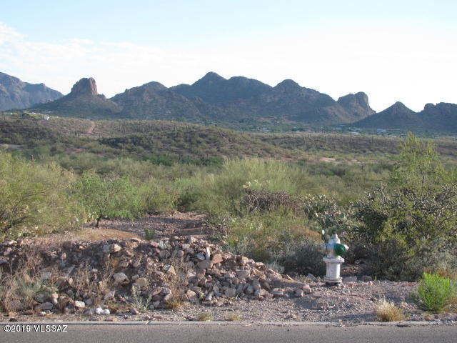 CITY and MOUNTAIN VIEWS with ALL utilities including sewer, NO septic required. This is our Largest lot available over 1 acre! . NO HOA and minimum CCR's. dont miss the opportunity to build your dream home!. One of the sellers is license to sell Real estate in the state of Arizona. 7 LOTS AVAILABLE