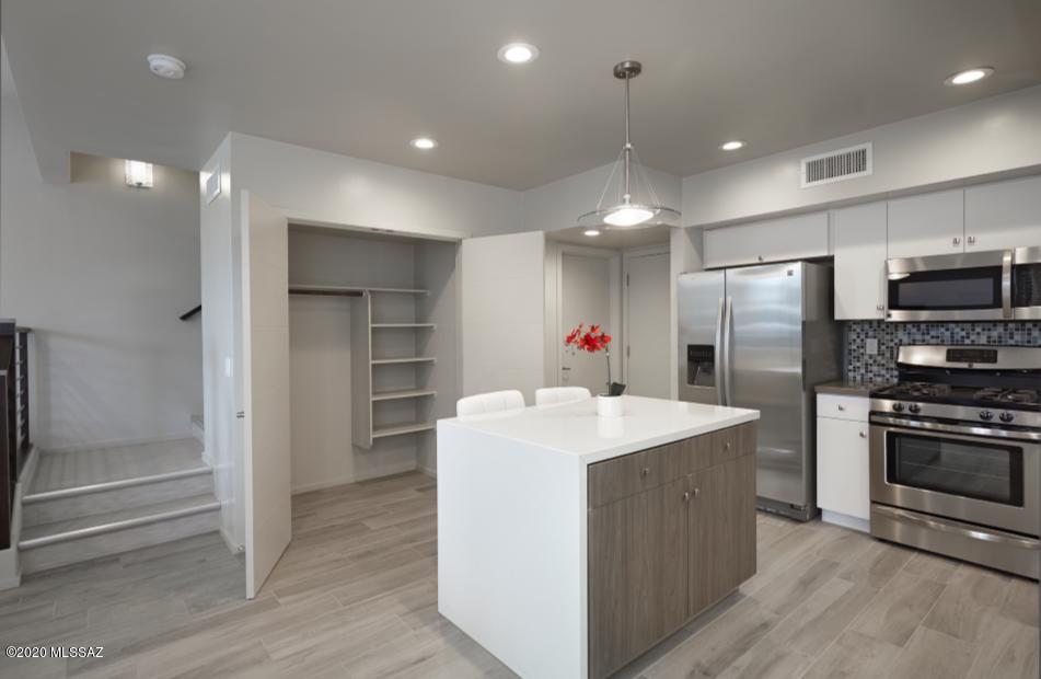 Camino Modern SQ20180120608 - Residential