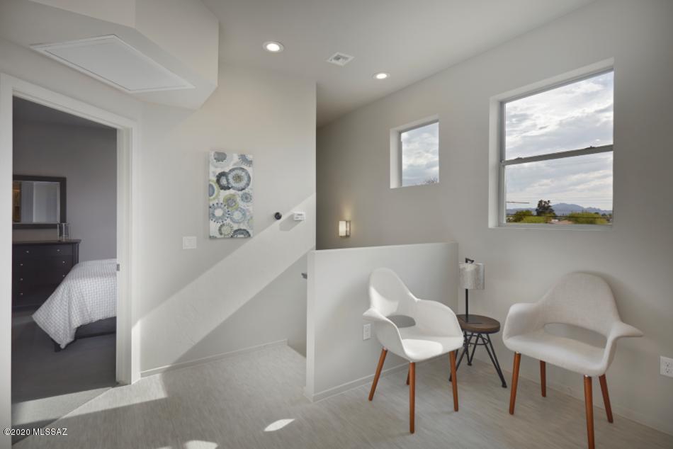 Camino Modern SQ20180120608 - Residential