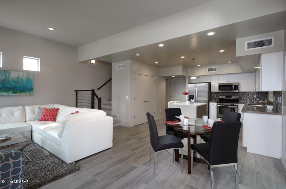 Camino Modern SQ20180120608 - Residential