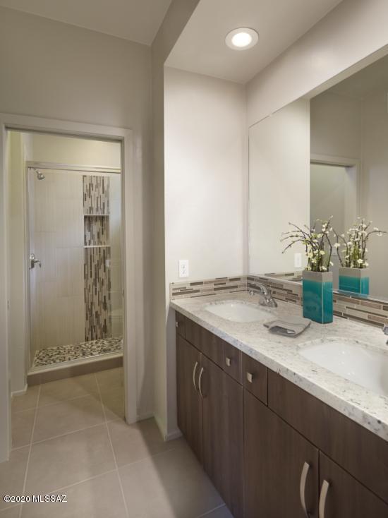 Camino Modern SQ20180120608 - Residential
