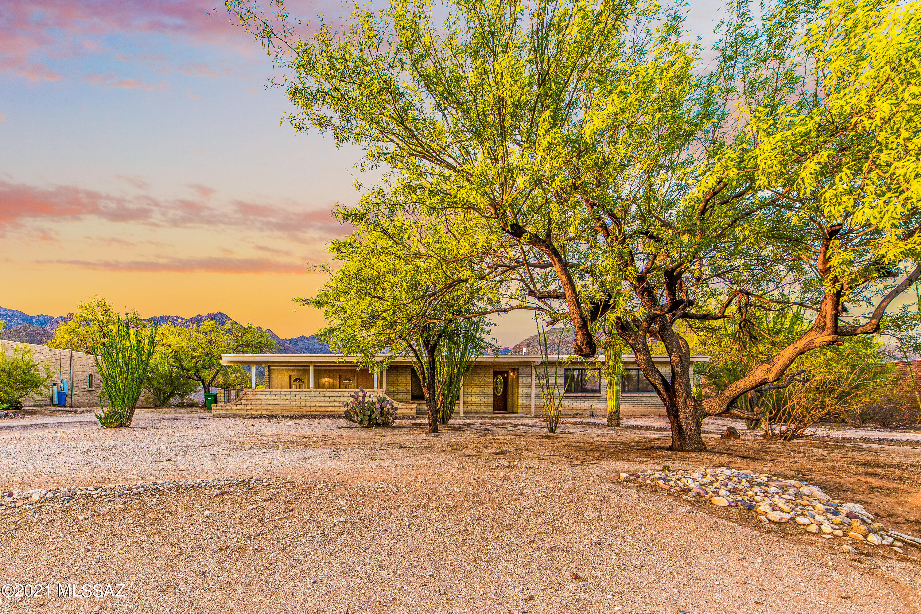 Sabino Town And Country Estates (1-77) - Residential