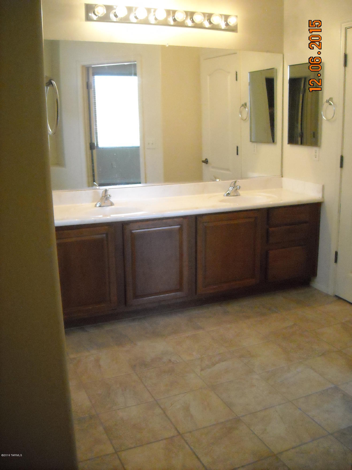Riverside Crossing (1-133) - Residential Lease