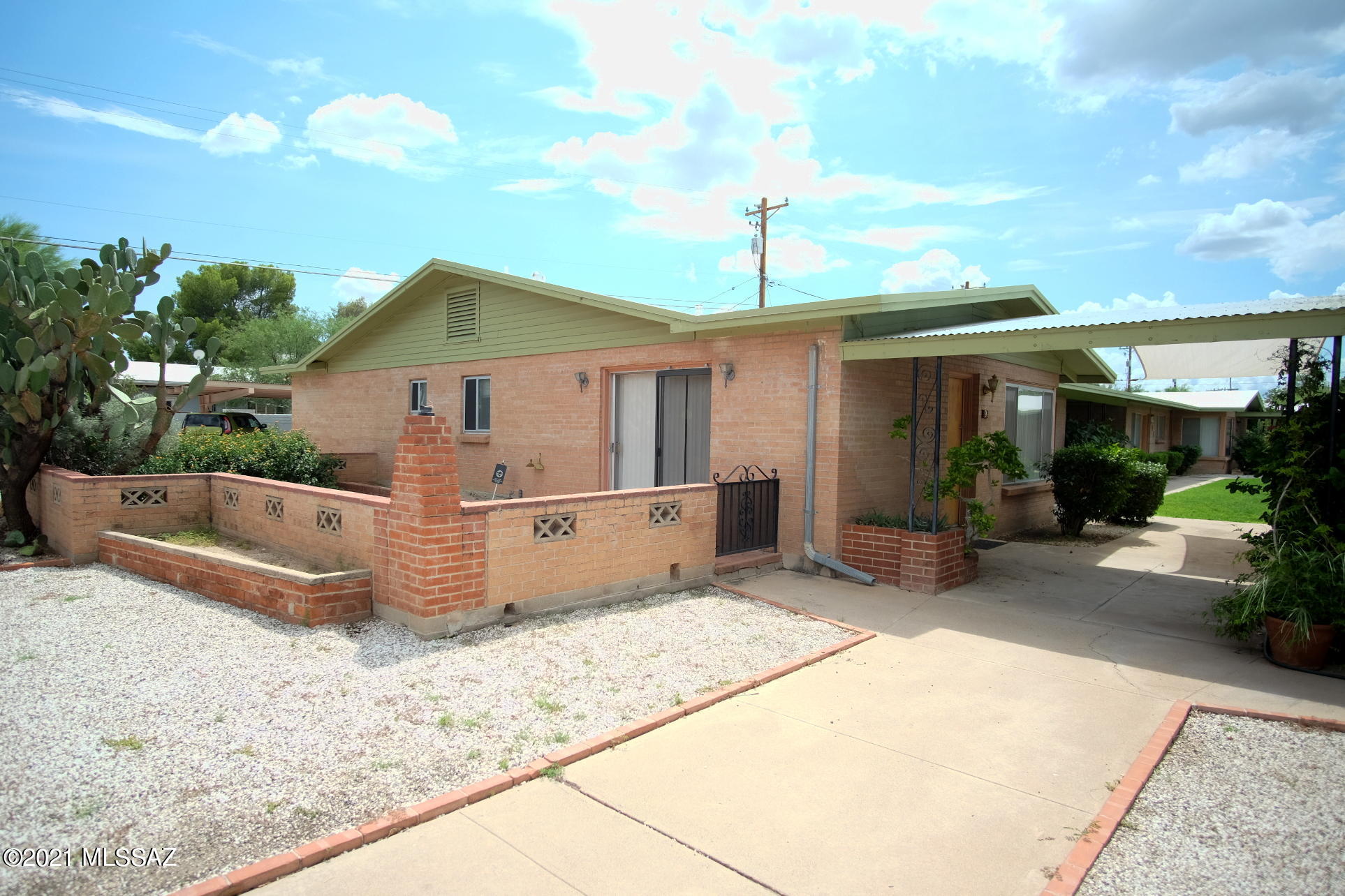 Text/call Steven Terry at 520.250.8986 for more information

Charming Townhome located in 9 unit complex that features a Community Pool and assigned carport space. This 2 Bedroom/2 Bathroom 952sf unit has an open floorplan, ceramic tile floors throughout, private patio, coin-op washer & dryer onsite, and a Central Tucson location near Public Transportation, University of AZ, The Loop, and Banner Medical Center. 1yr minimum Lease, $50/adult Application Fee, $1275 Security Deposit, $150/pet Pet Fee with approved pet, $250 cleaning fee. Water included in rent. Available immediately.