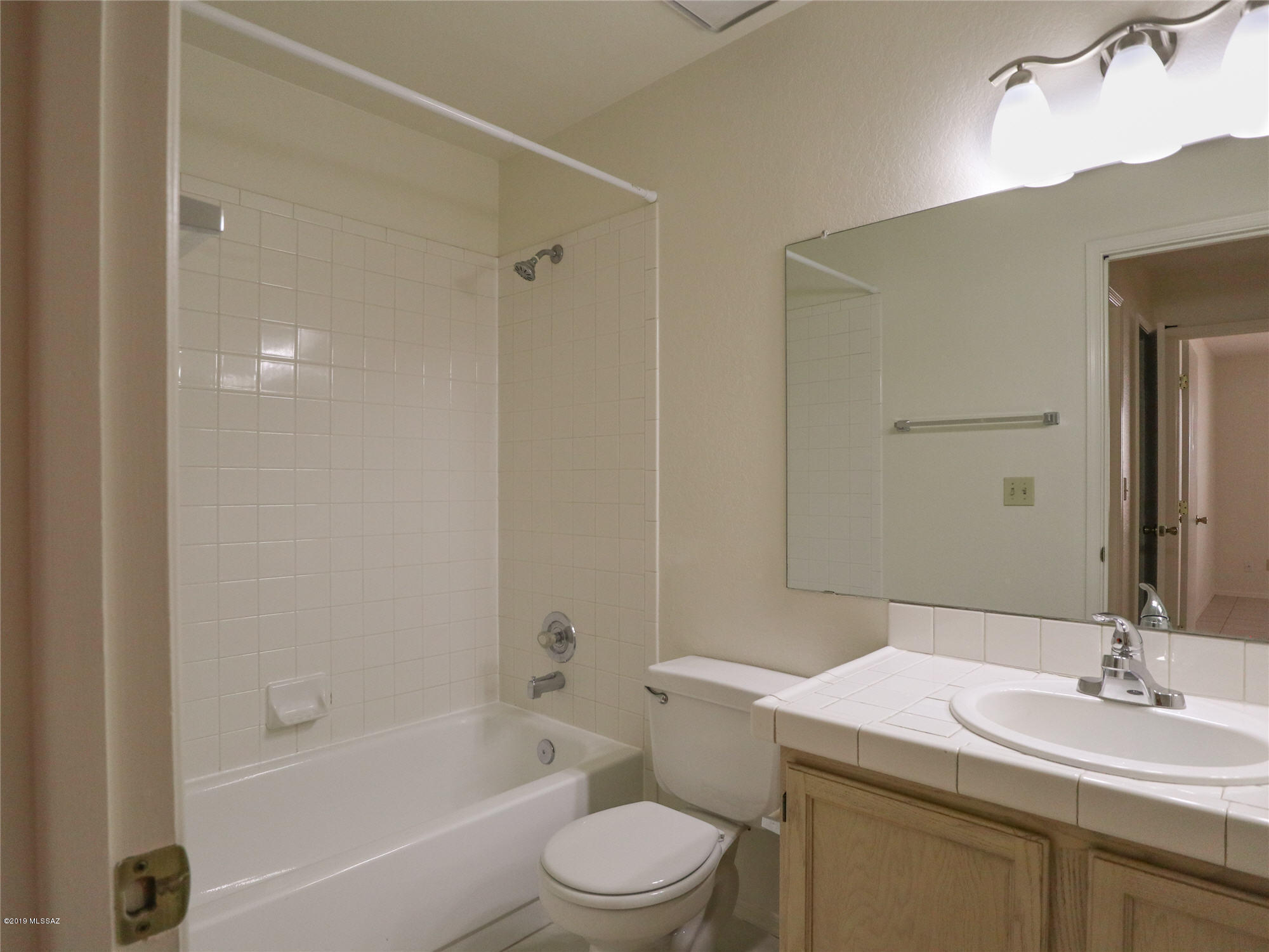 Country Club(1-221) - Residential Lease