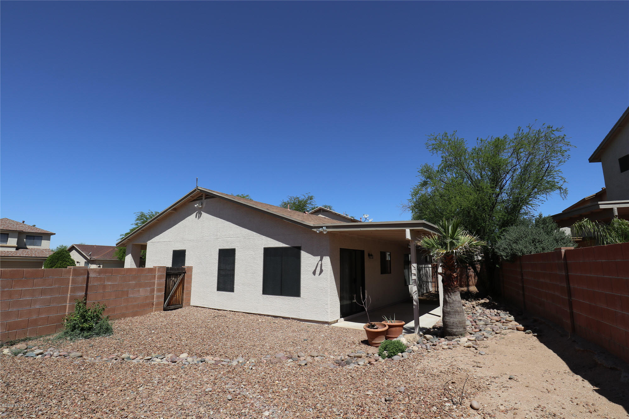 Country Club(1-221) - Residential Lease