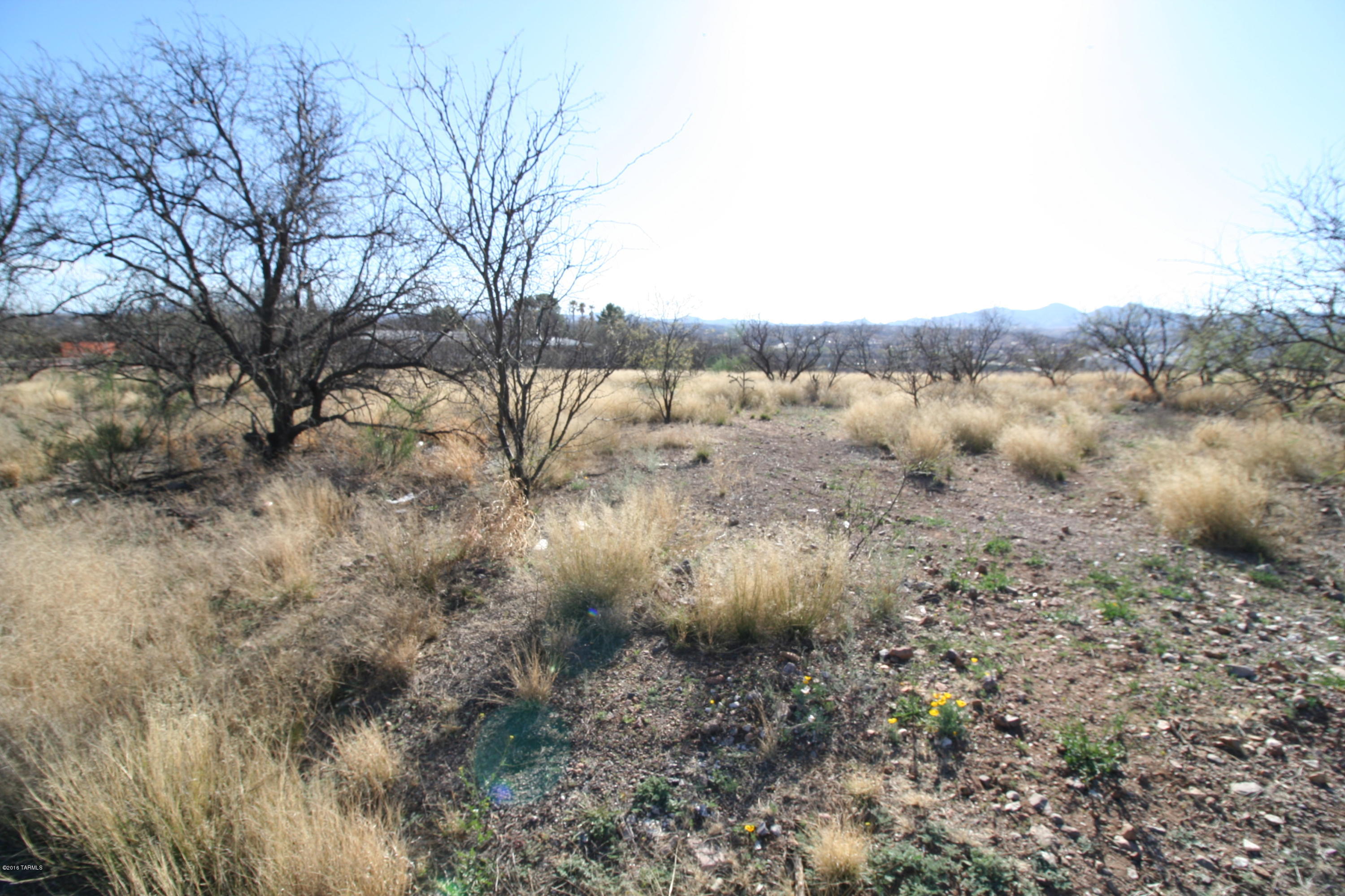 A fabulous corner,high up in the hills in a well established neighborhood. The views are tremendous! By the way; the price is even better! Don't miss this fabulous deal.