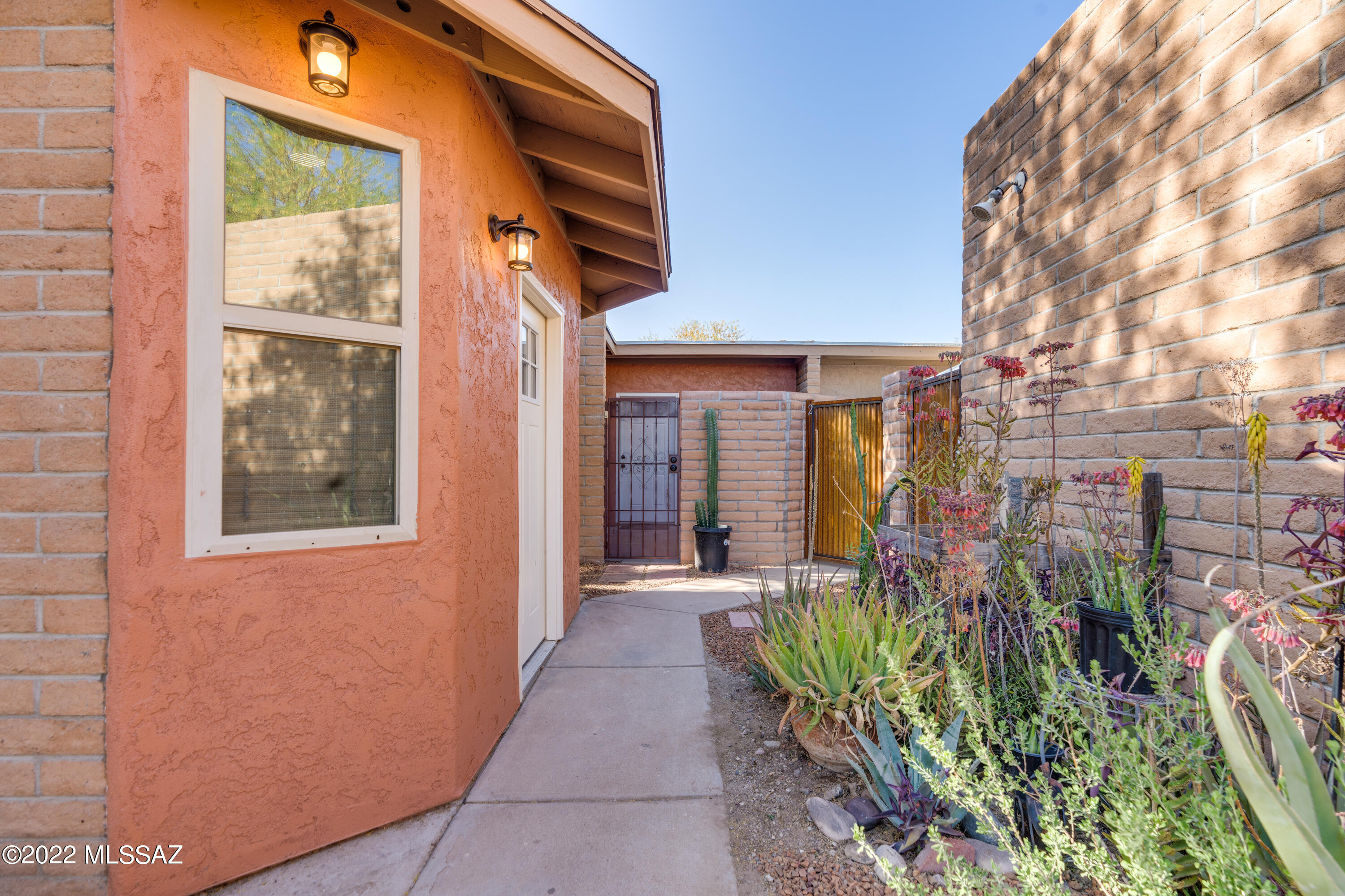 Granada Park - Residential Income
