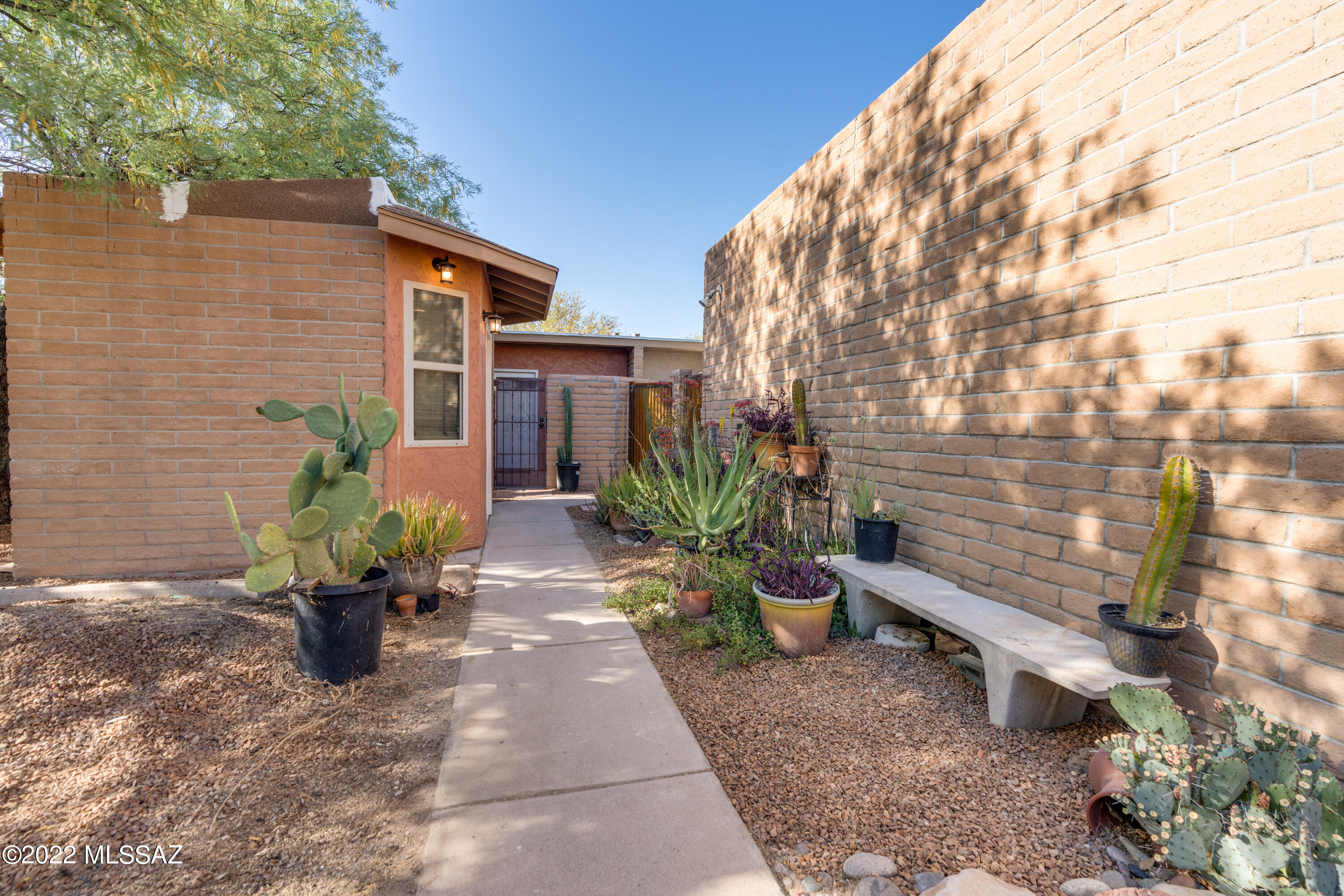 Granada Park - Residential Income
