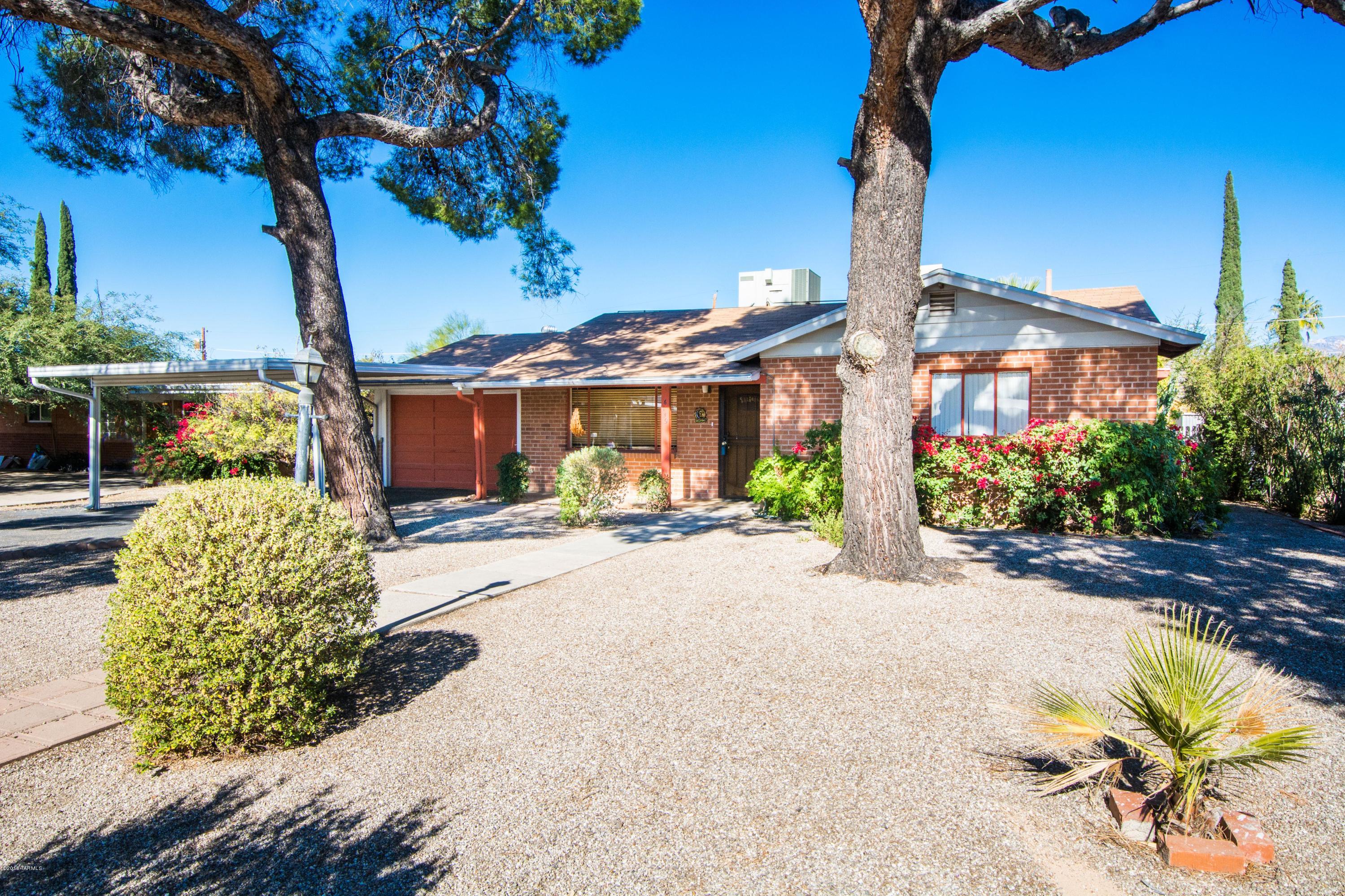 Range price $165,000-$185,000 classic brick Ranch Style home on cul de sac with pool, spa & garage on large walled Lot. Huge deck & patio covering. Separate spacious family room with cozy fireplace, plenty of storage & big laundry room with great Catalina mountain views from North facing backyard.