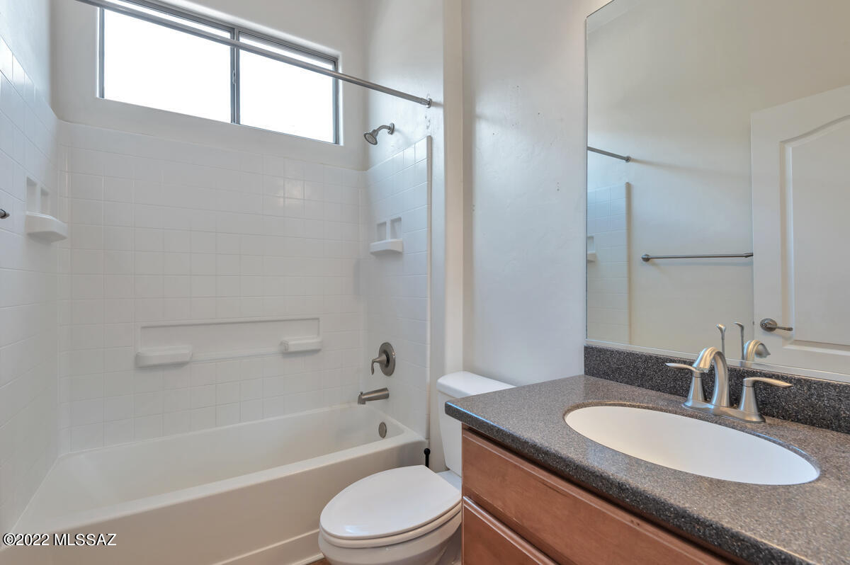 Valencia Reserve South (1-315) - Residential Lease