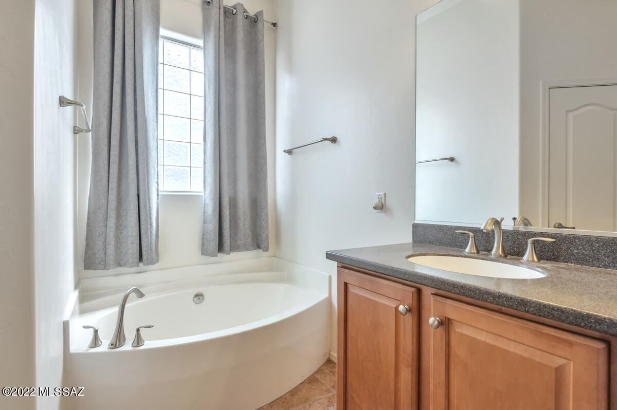 Valencia Reserve South (1-315) - Residential Lease