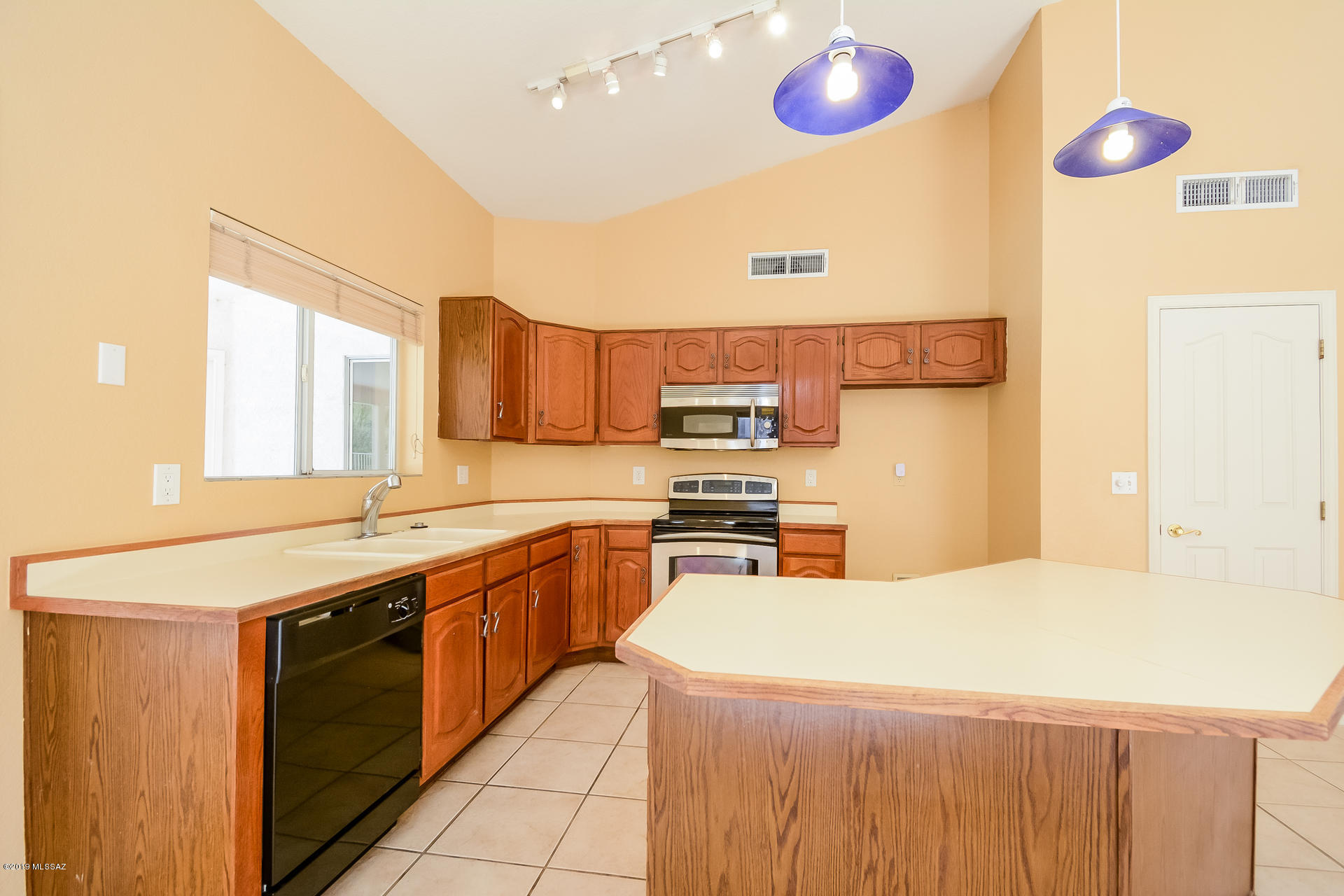 Canada Heights(1-68) - Residential