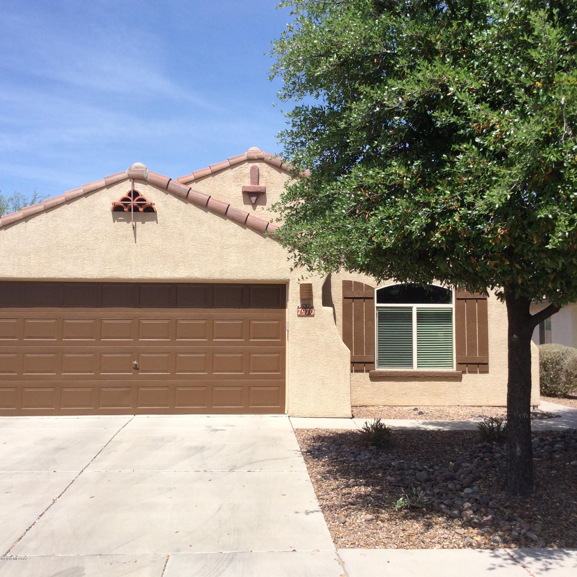 Nice, clean 3bd/2ba home. Warm colors cast a soft hue throughout the home with recessed lighting, decorative nooks & vaulted ceilings. Split bedroom floor plan with spacious rooms, newer carpet & ceiling fans. Home is filled with an abundance of storage including 2 pantries in the kitchen. Recent improvements include new kitchen sink, faucet & disposal and new bathroom faucet, newer AC unit. Private back yard oasis with open views backing up to open area. This gorgeous home is a special find.