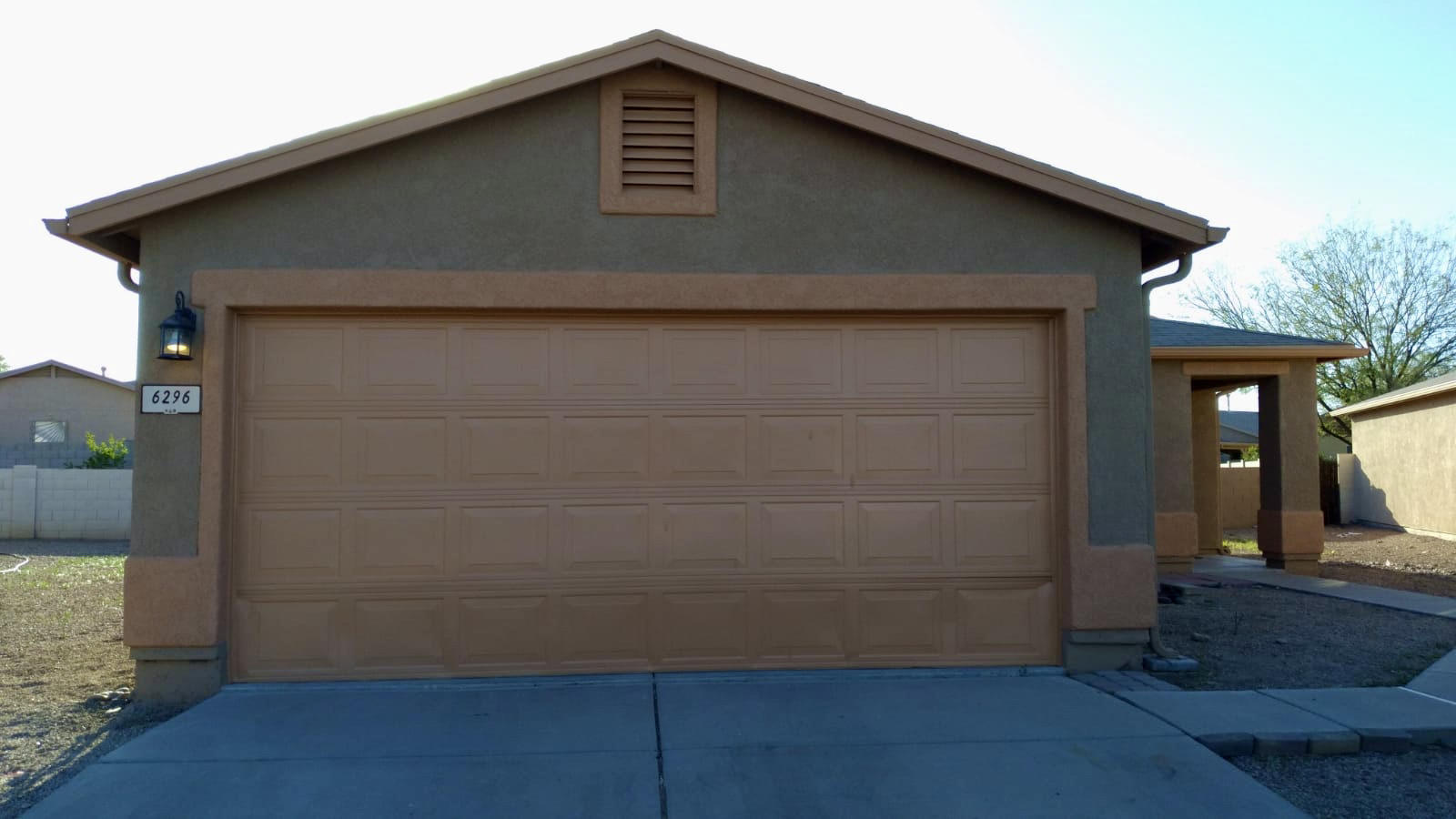 Lovely Home in Midvale Park,3 Bedroom Plus DEN,Ceramic floors throughout , a/c, eat in kitchen, fresh painted inside and outside, home sits in a cul de sac and with a large yard, size perfect for Family entertainment, use your imagination, move in ready.
