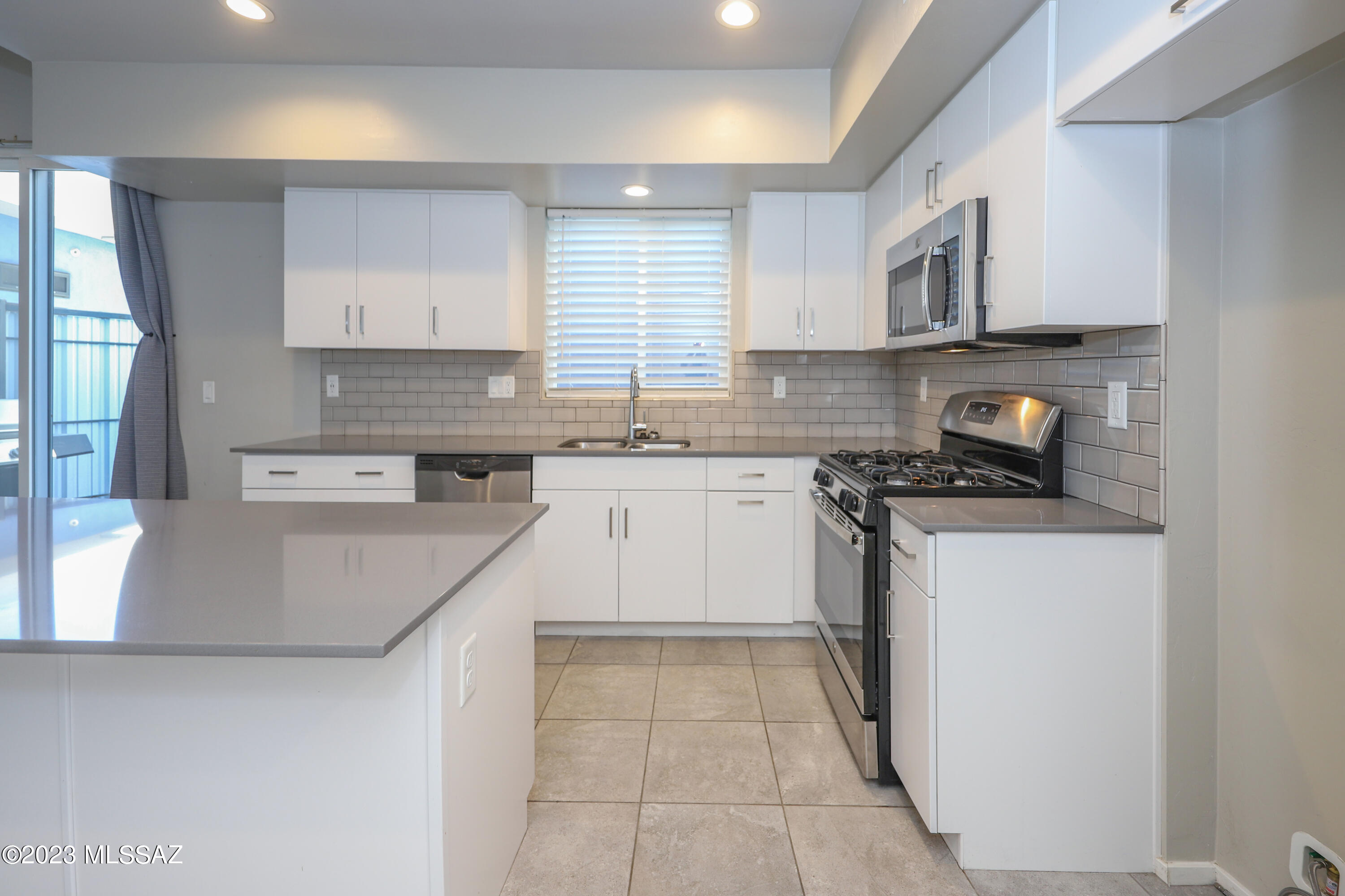 Park Modern SQ20171350679 - Residential