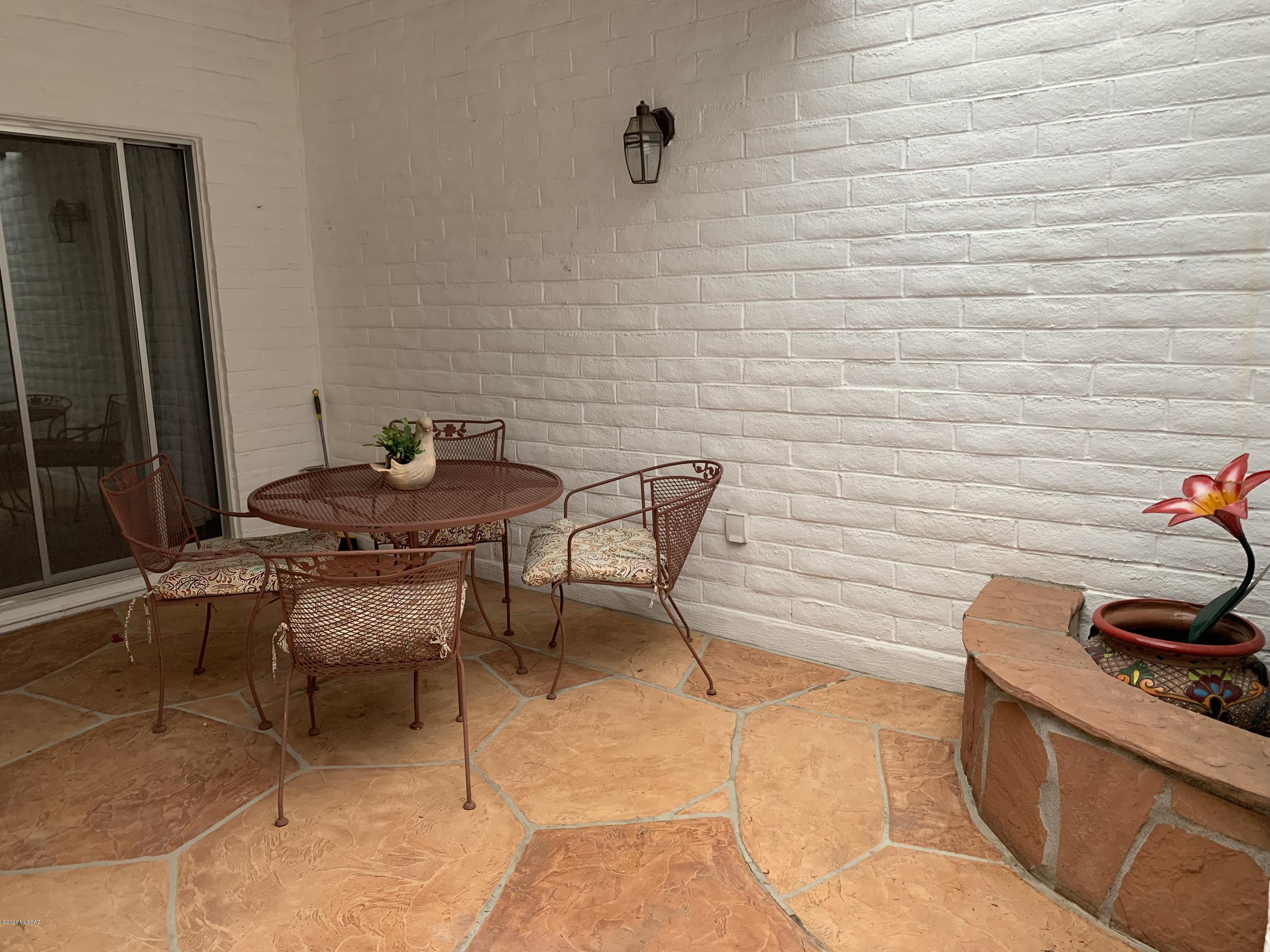 Las Lomitas (1) - Residential