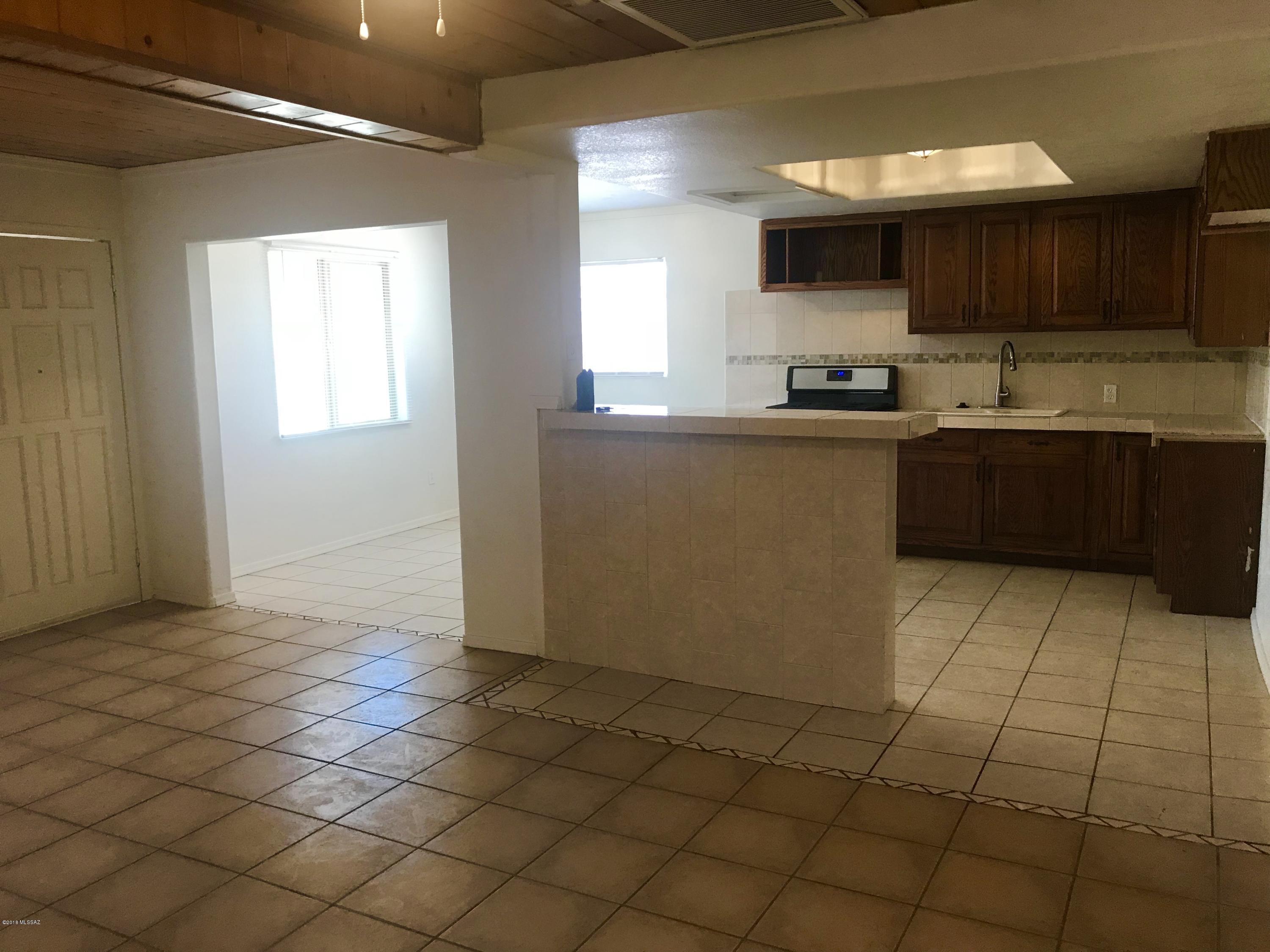 Los Ranchitos - Residential
