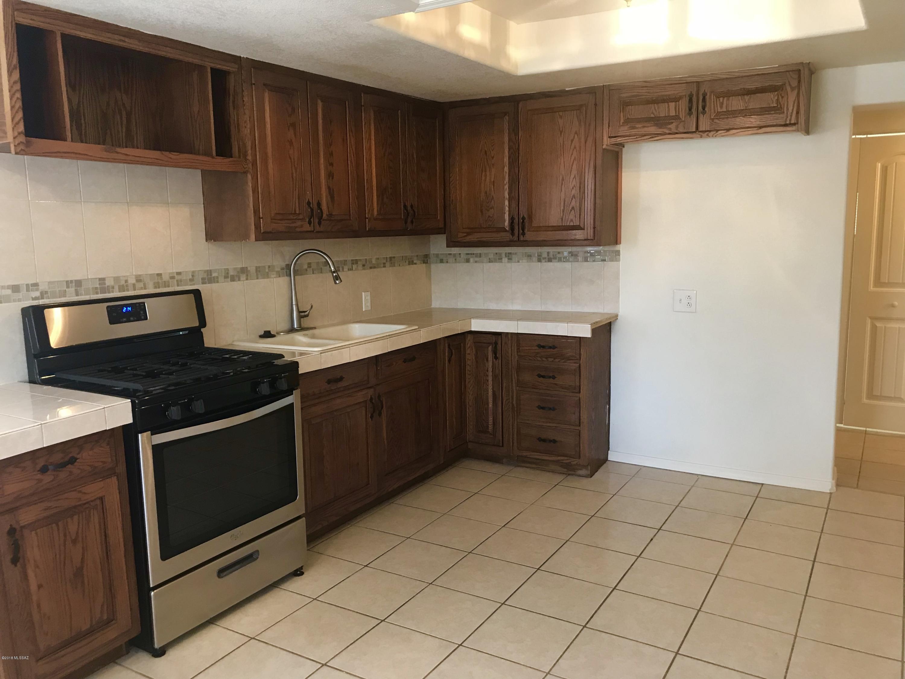 Los Ranchitos - Residential