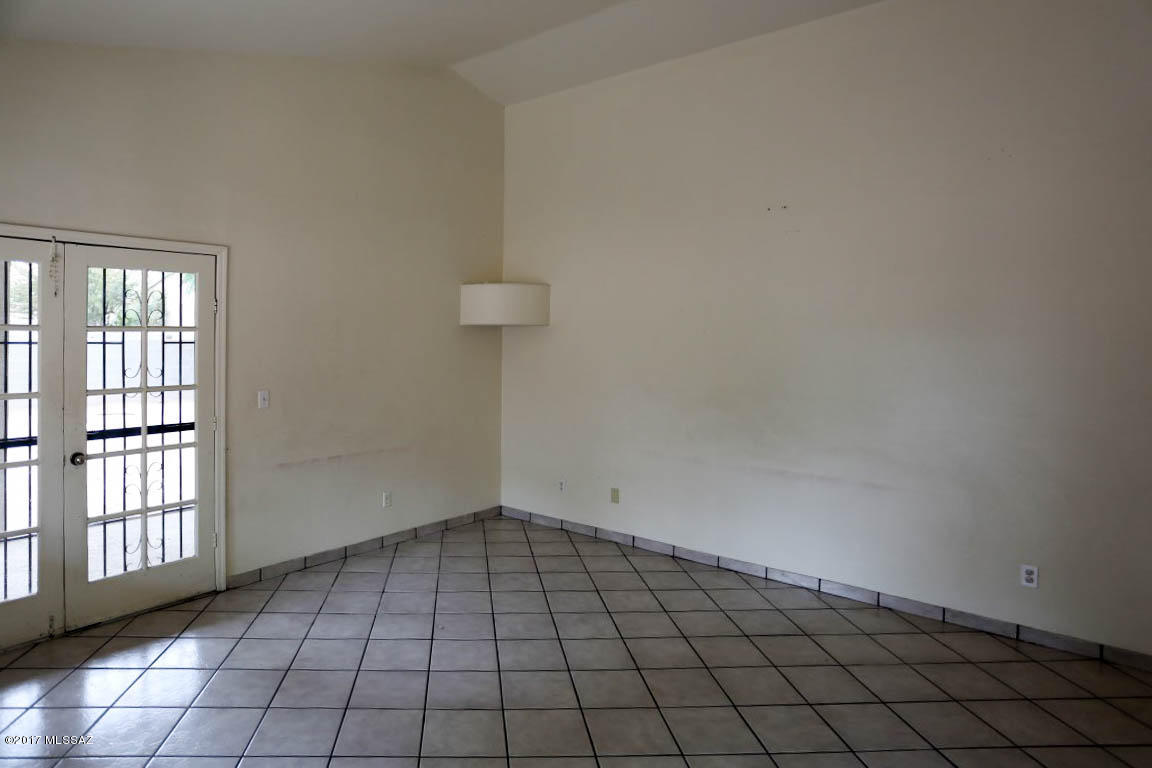 Los Olivos Est I (1-24) - Residential