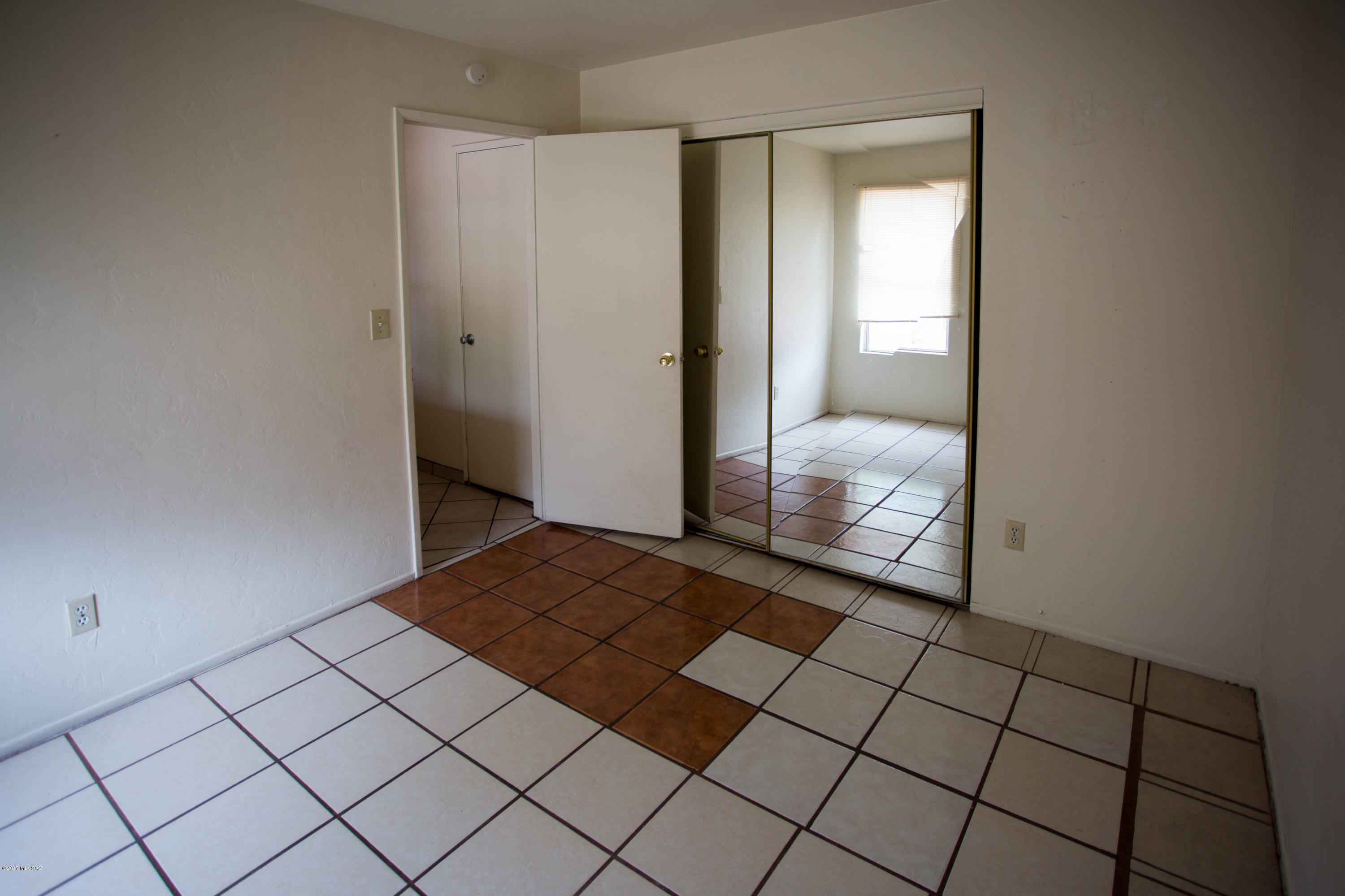 Los Olivos Est I (1-24) - Residential