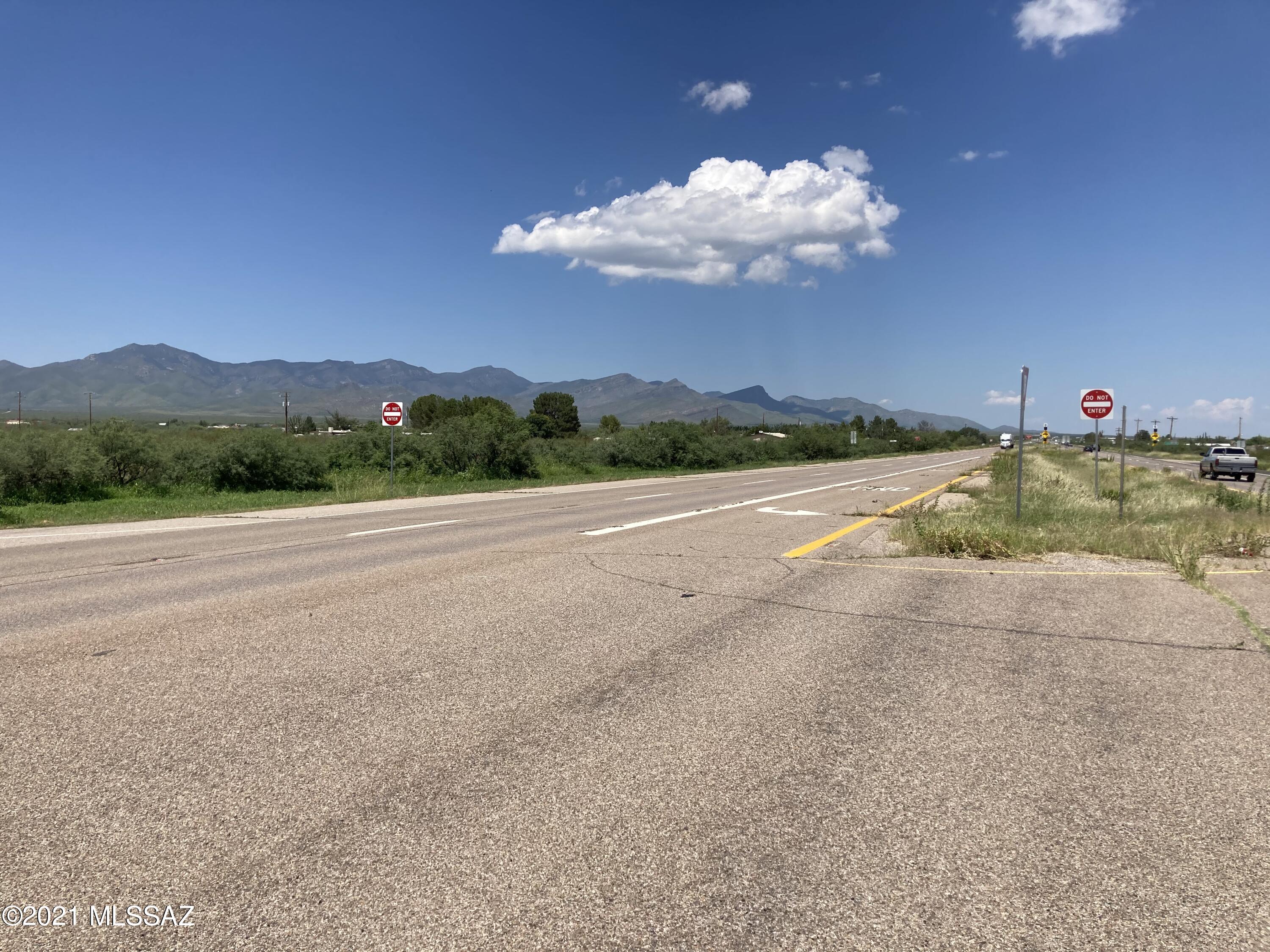Level RU4 - 7 acres facing SR 90 in Whetstone area of Huachuca City - some commercial in the area or a large homesite/gentleman's ranch, etc.

Just 1/2 mi north of the intersection with Hwy 83