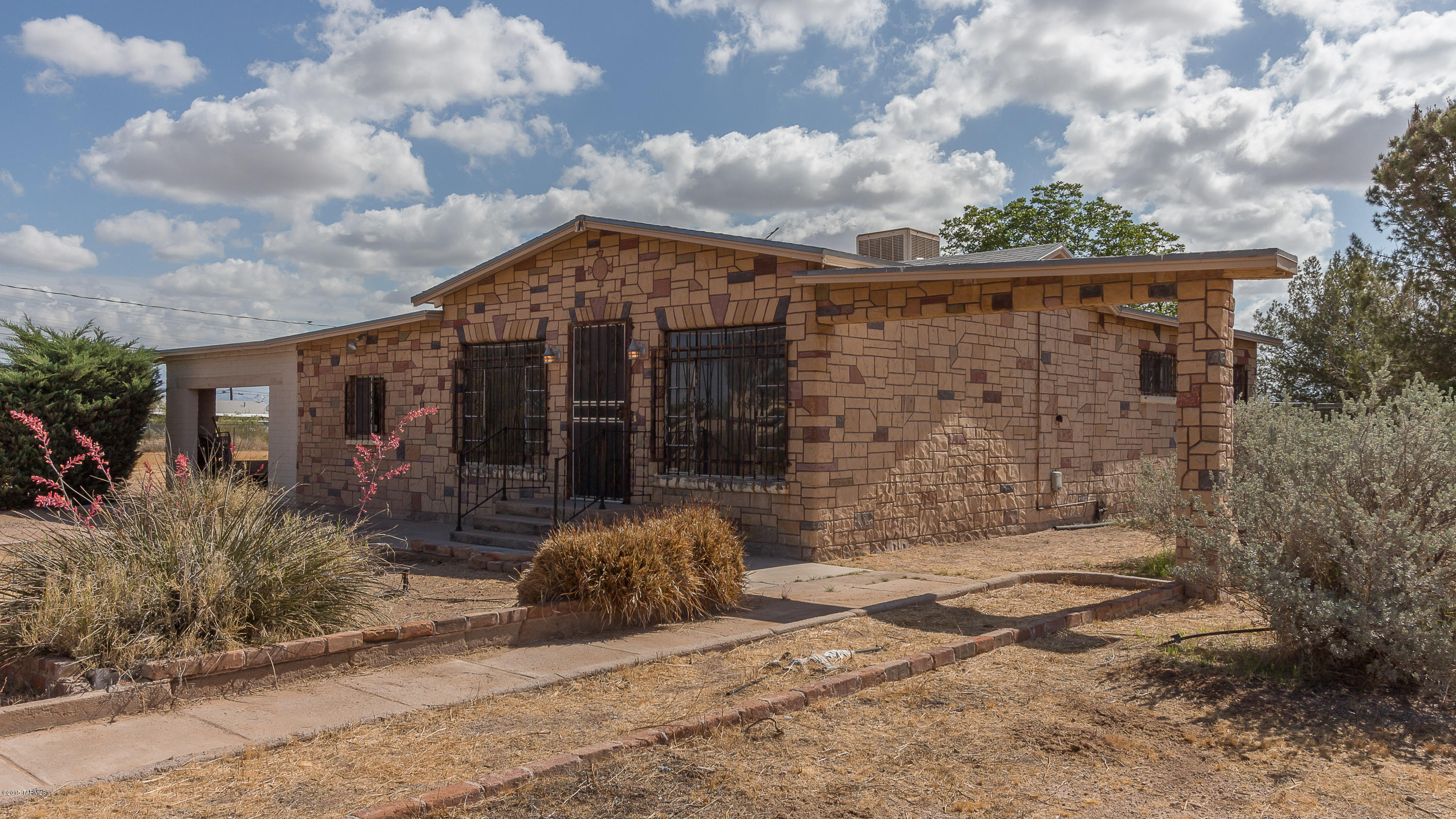 Los Ranchitos - Residential