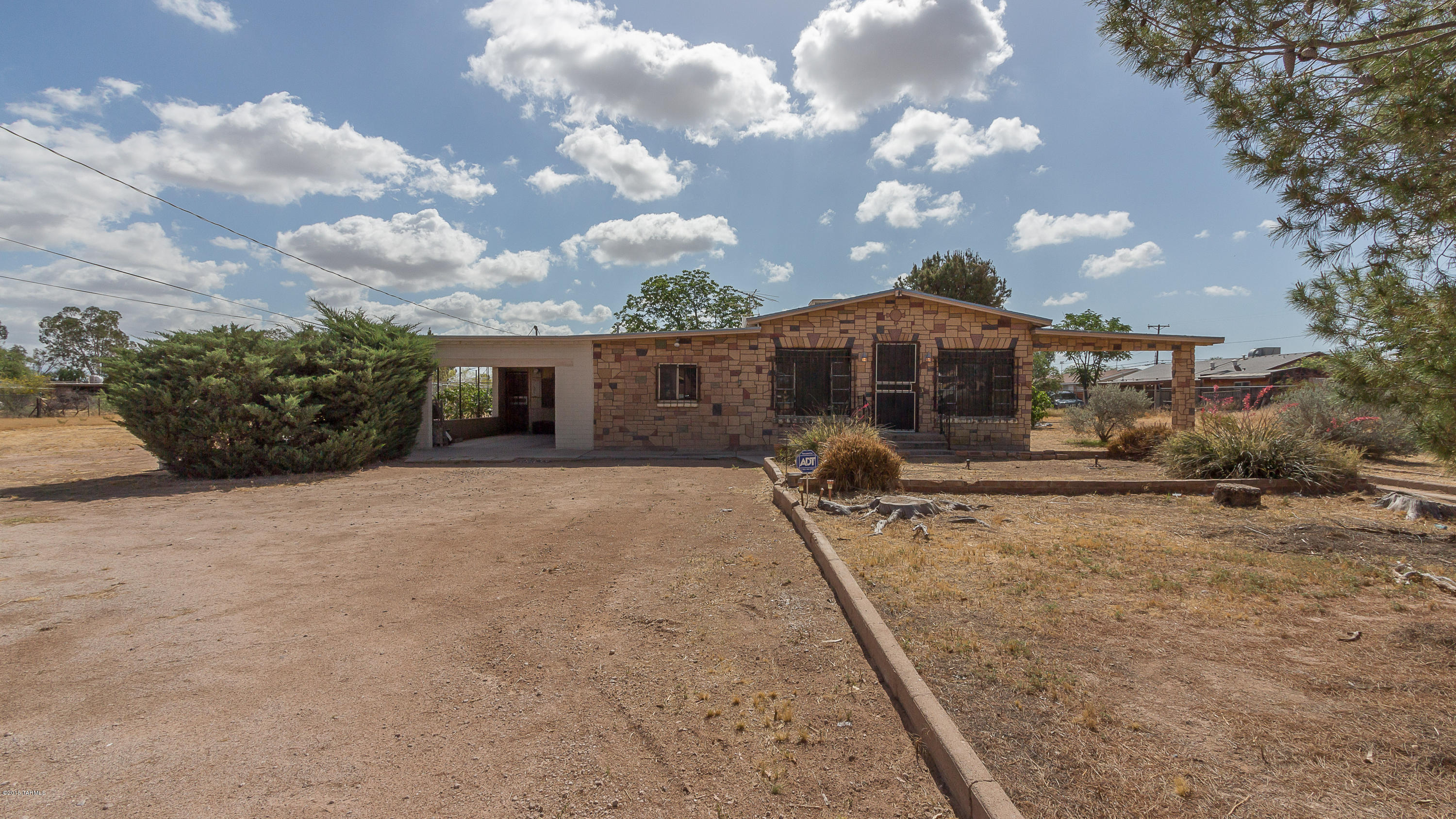 Los Ranchitos - Residential