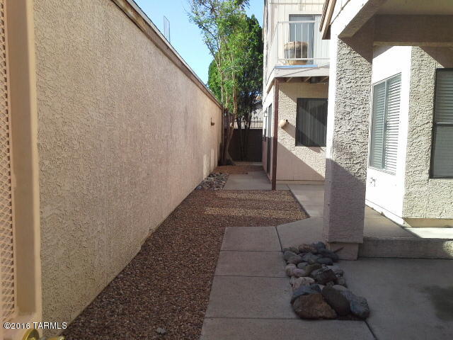 Newly Remodeled Townhouse in the Ironwood Town-home subdivision. Your buyer will love all the granite counter tops, ceramic tile throughout, stainless steel appliances, washer & dryer, new flooring and garage door. Ready for Immediate Occupancy. Awesome location close to UofA, downtown and the freeway.