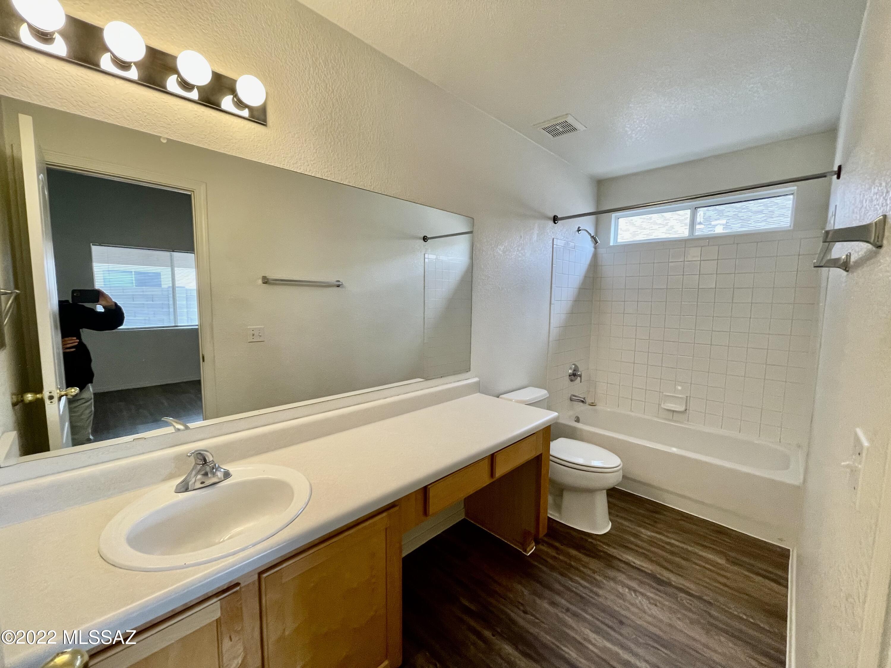 Wilmot Vista II (1-145) - Residential Lease