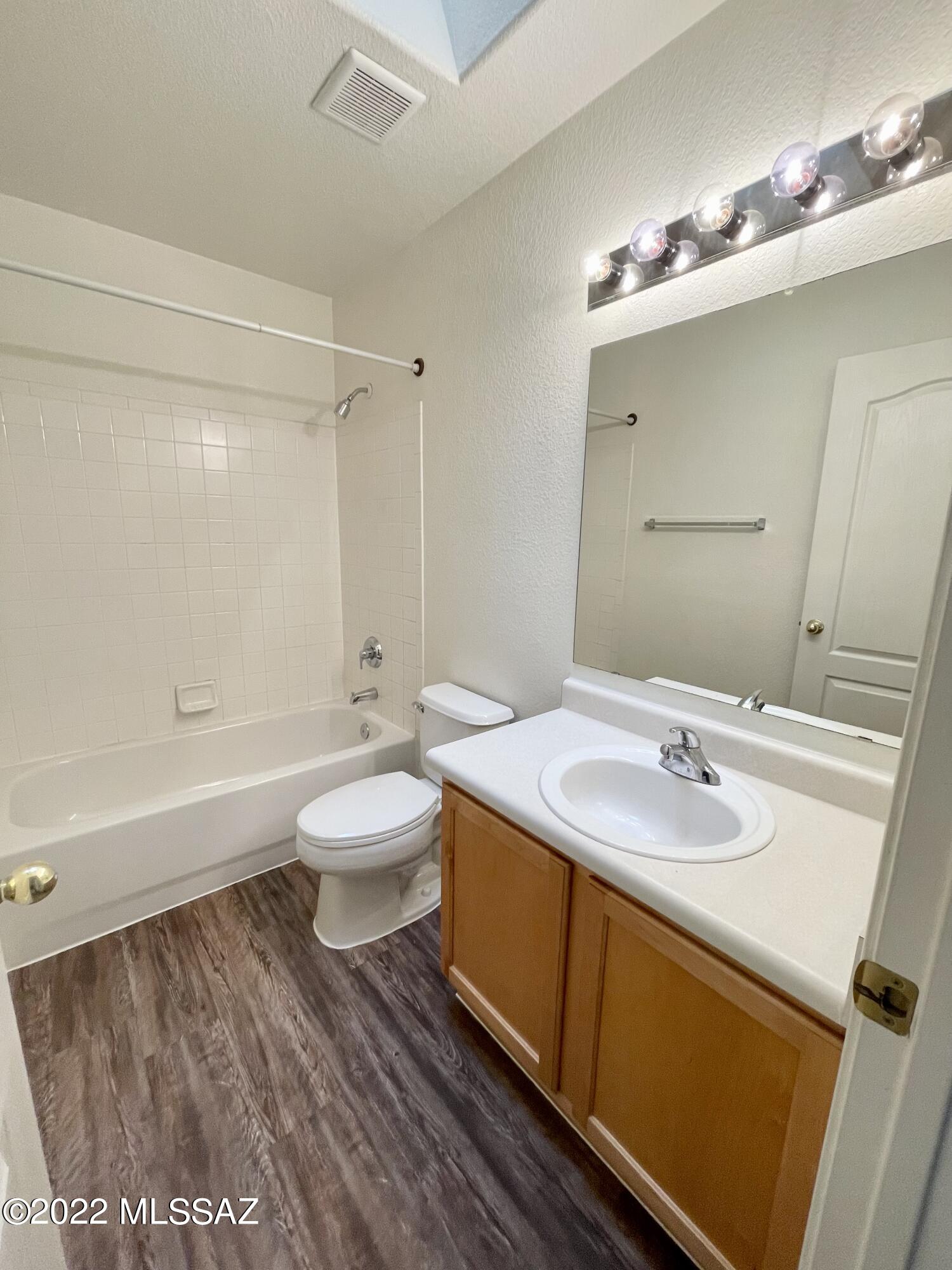 Wilmot Vista II (1-145) - Residential Lease