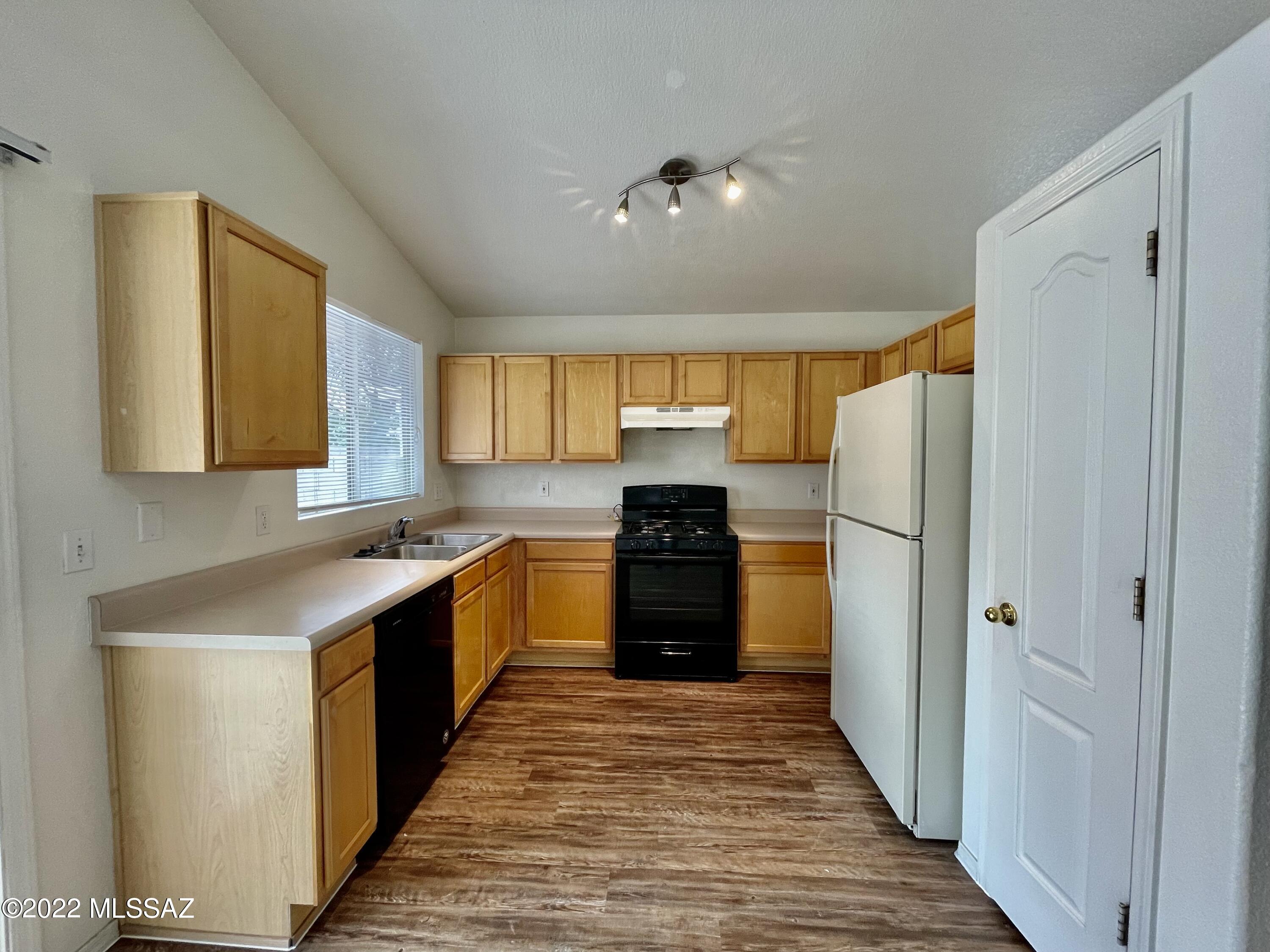 Wilmot Vista II (1-145) - Residential Lease