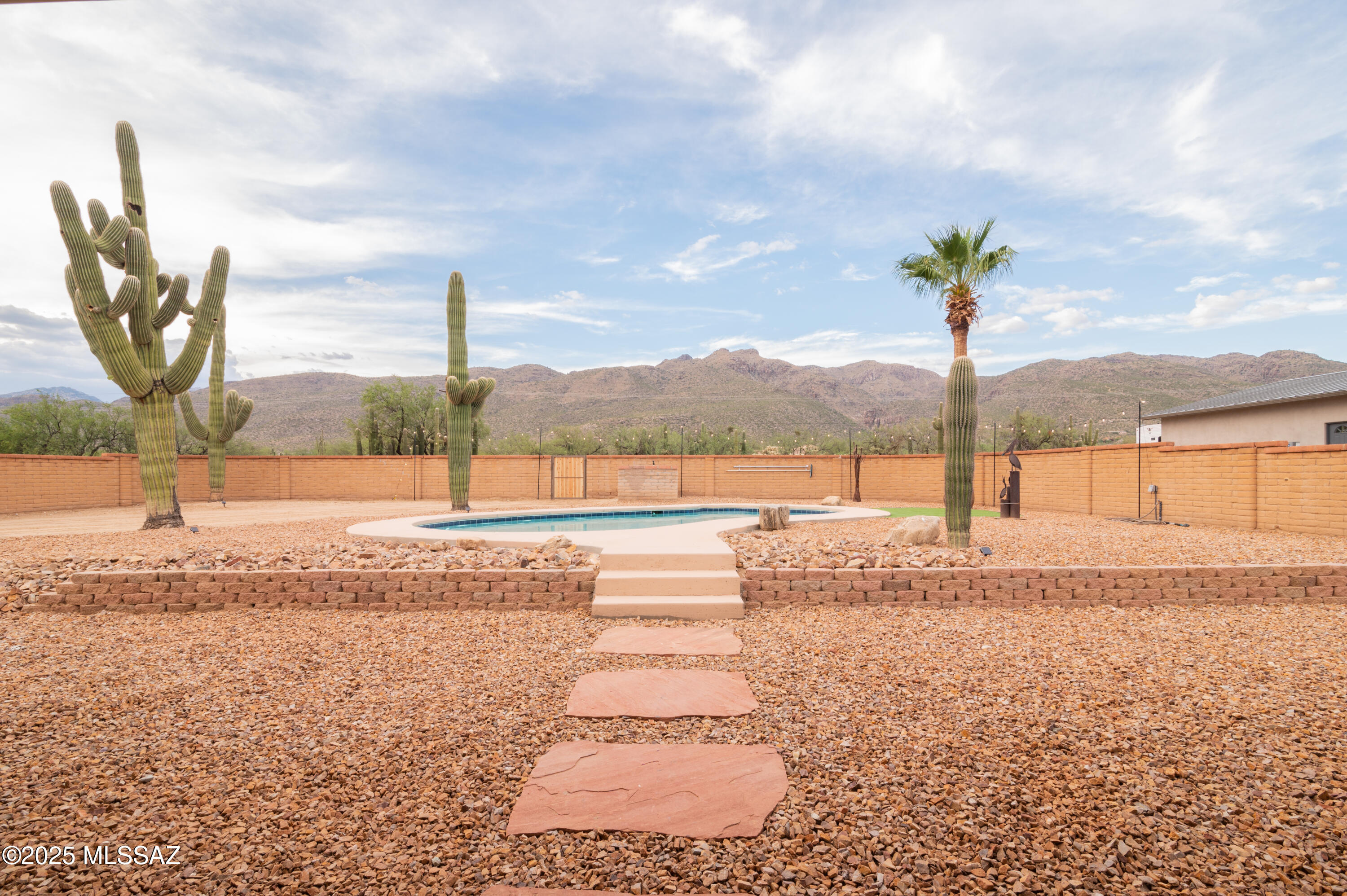 Catalina Madre (1-70) - Residential