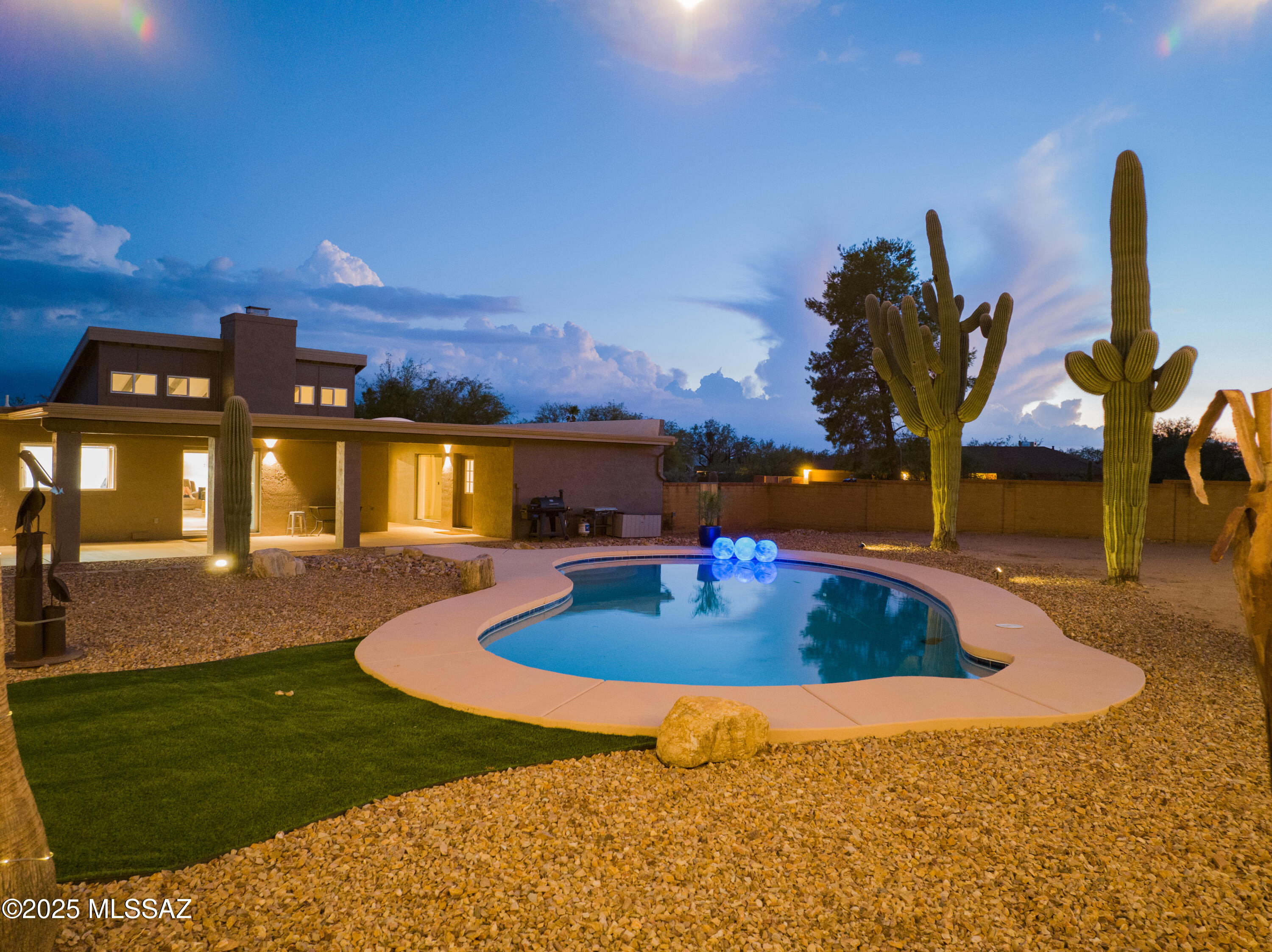 Catalina Madre (1-70) - Residential