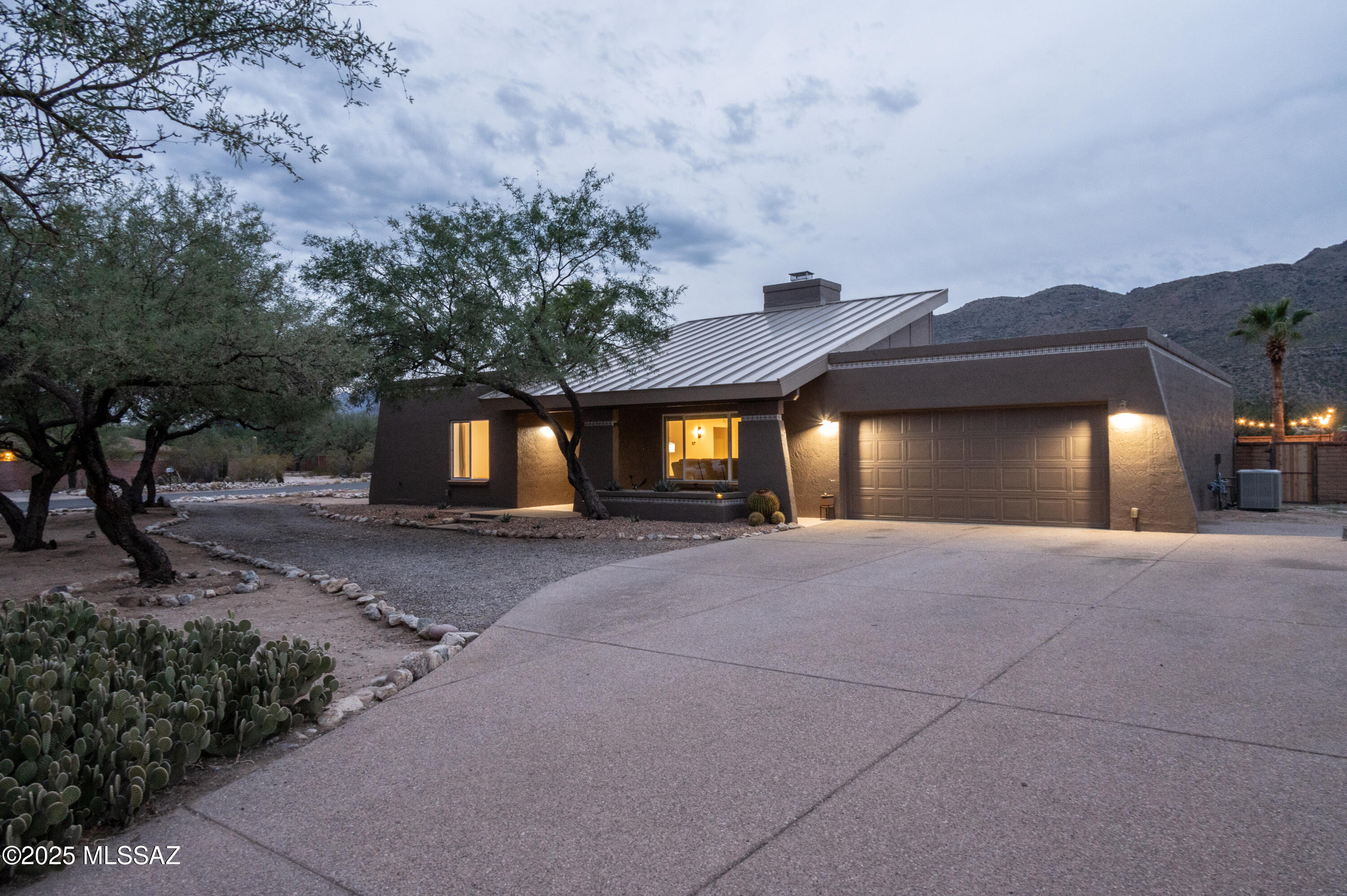 Catalina Madre (1-70) - Residential