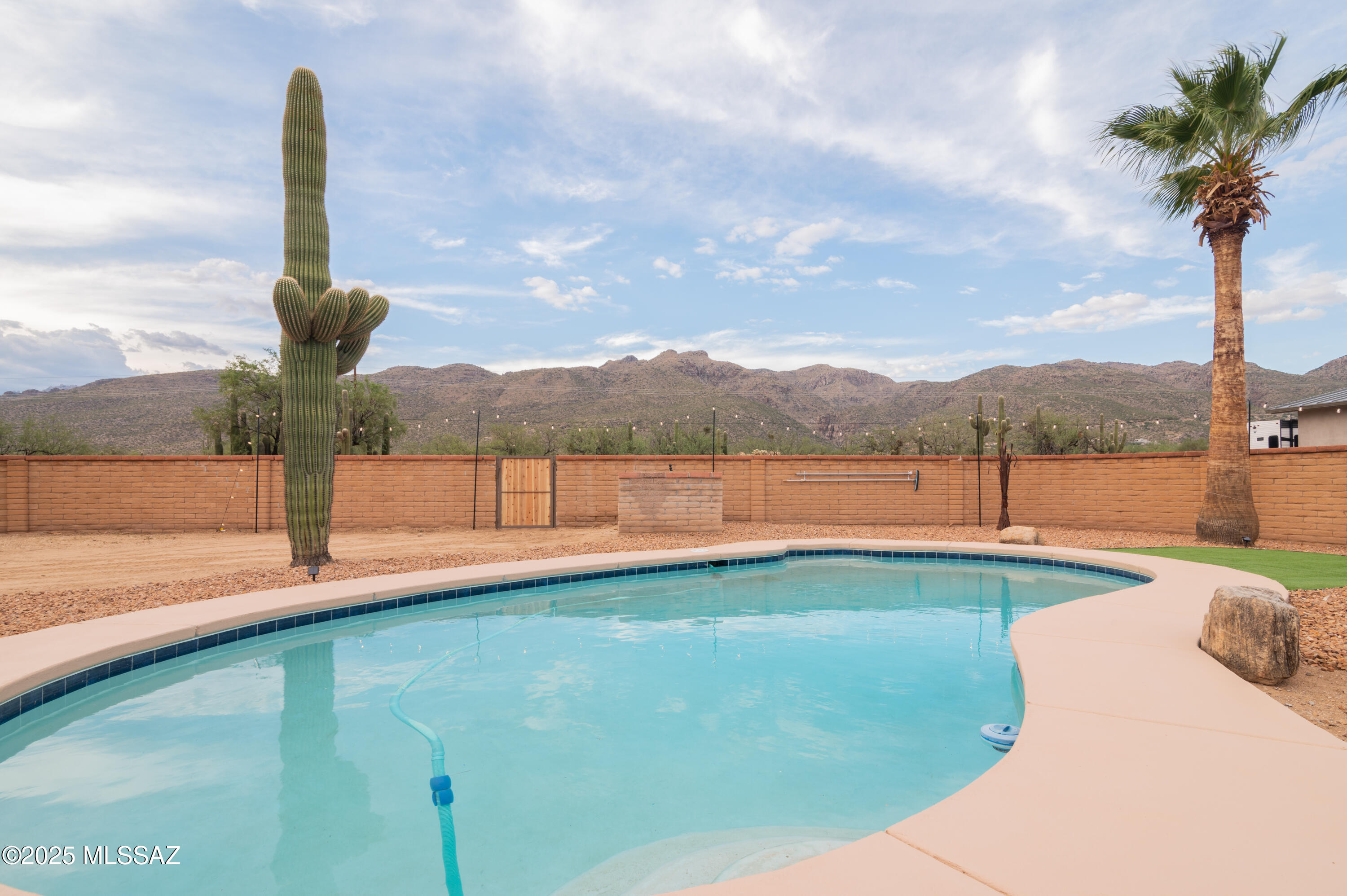 Catalina Madre (1-70) - Residential