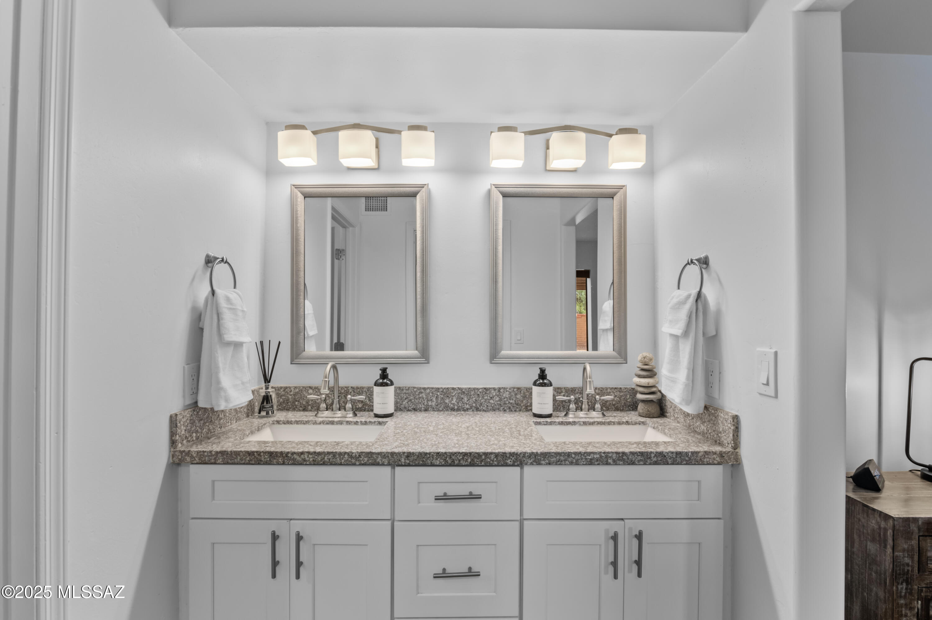 Catalina Madre (1-70) - Residential