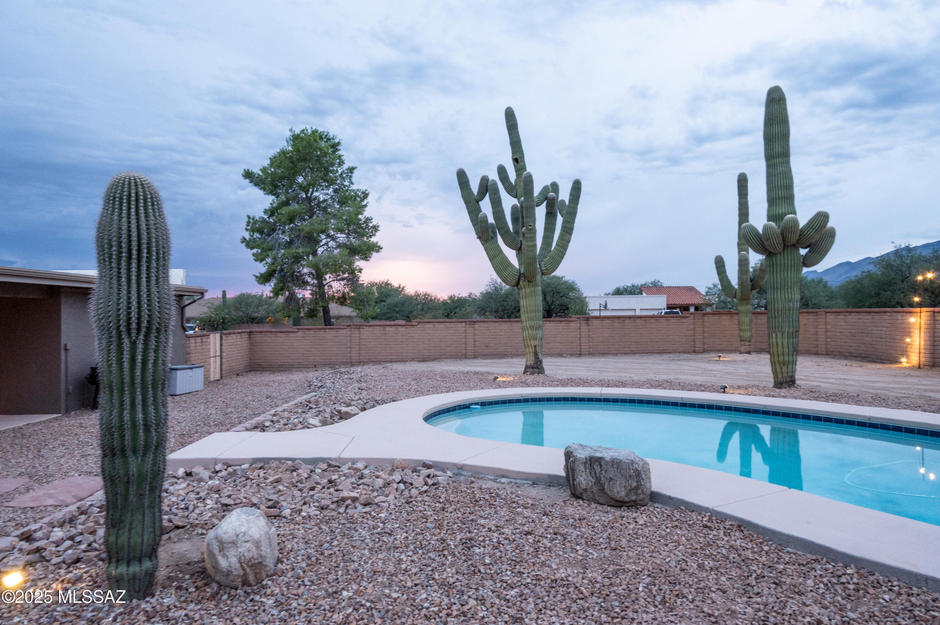 Catalina Madre (1-70) - Residential