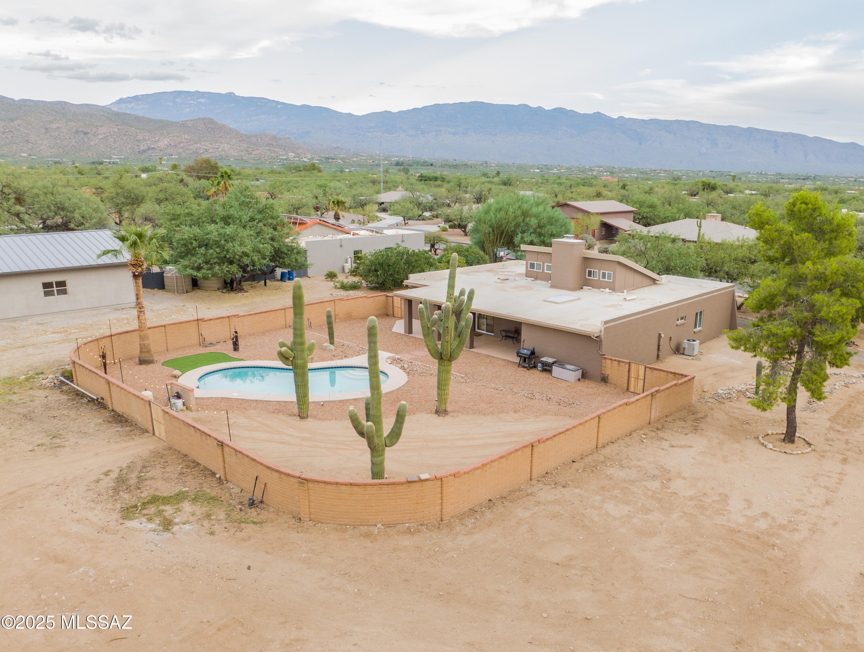 Catalina Madre (1-70) - Residential