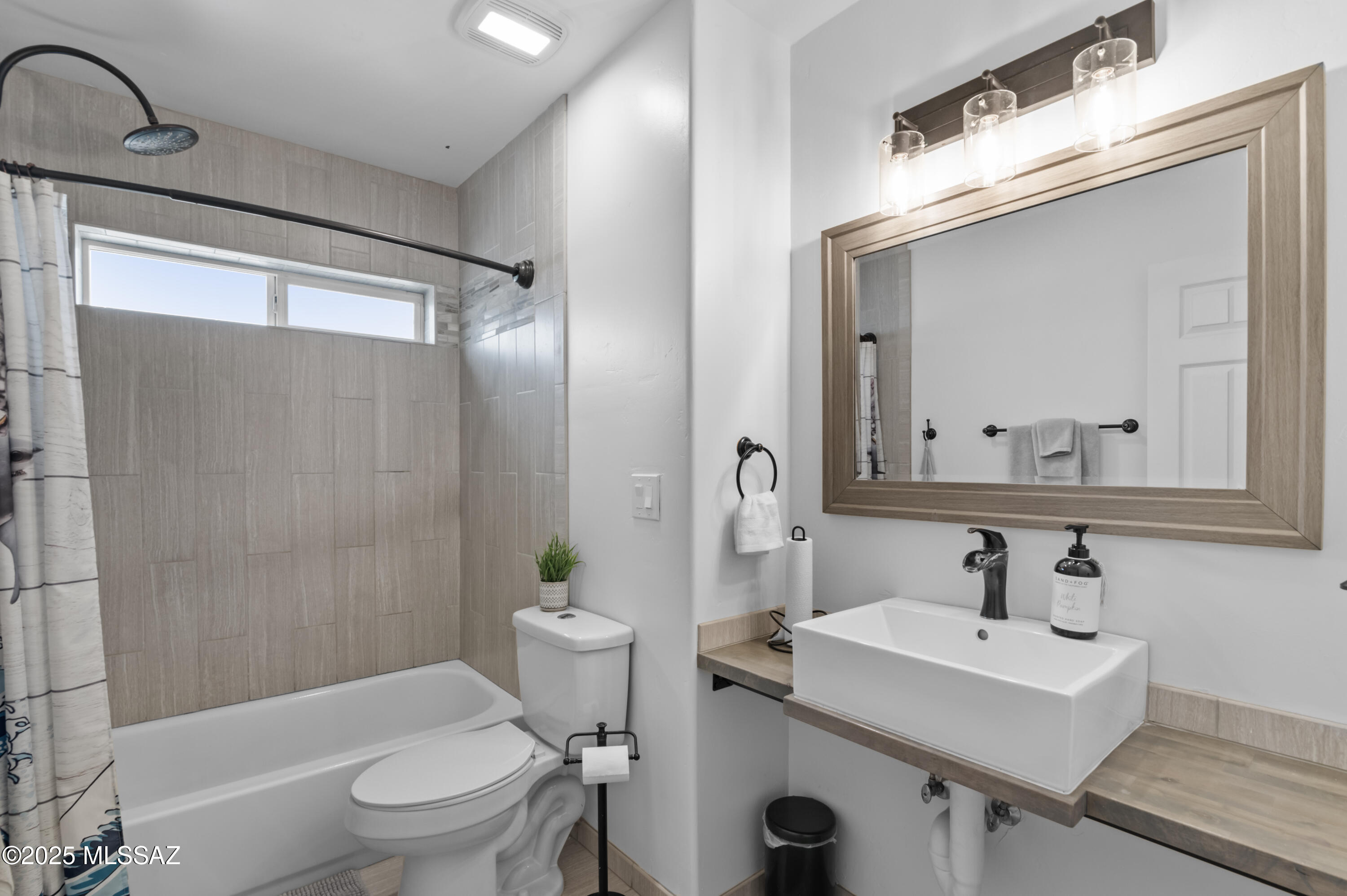 Catalina Madre (1-70) - Residential